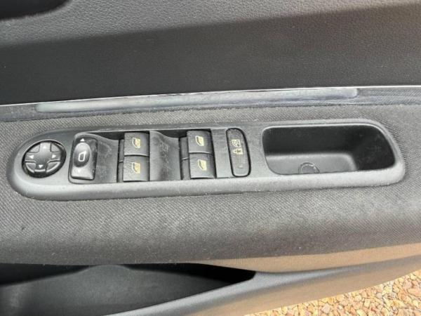 2011 Peugeot 3008 1.6 e-HDi Sport SUV 5dr Diesel EGC Euro 5 (s/s) (112 ps) - Thumbnail 29