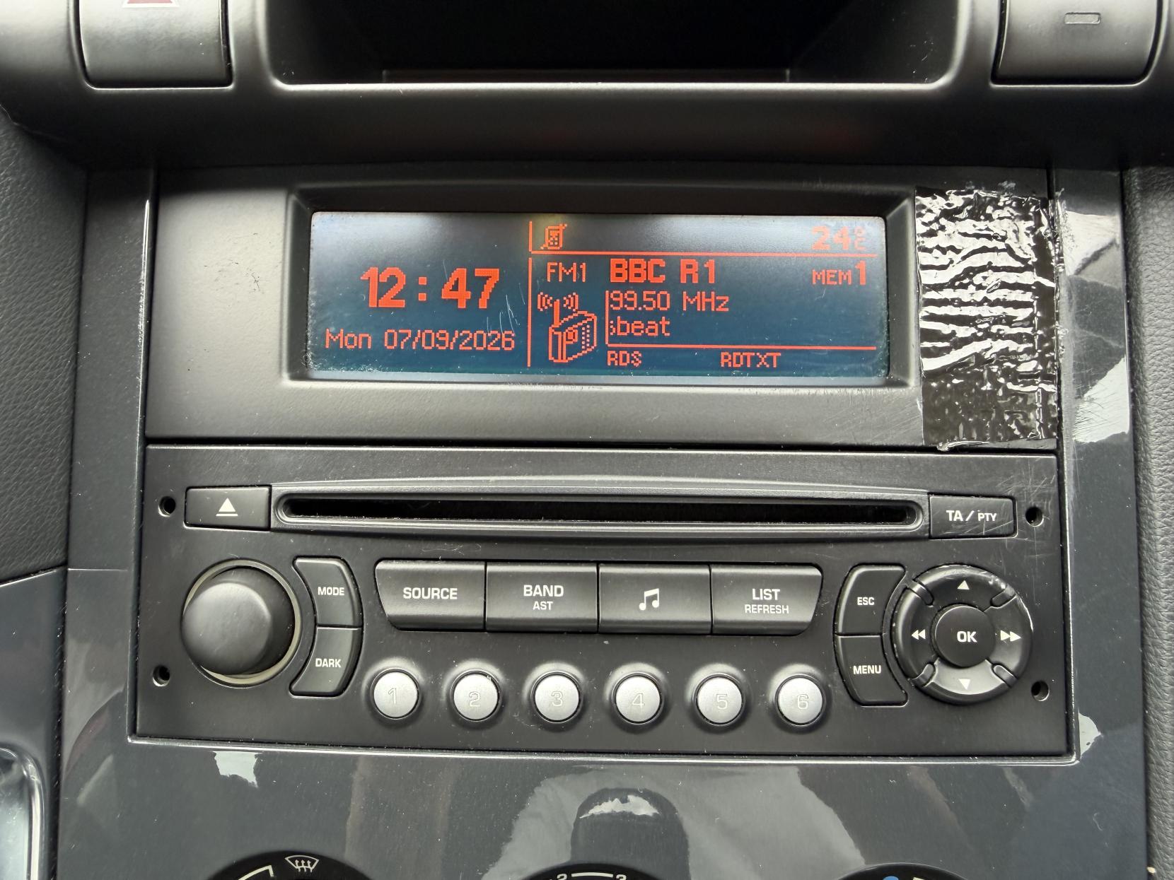 2011 Peugeot 3008 1.6 e-HDi Sport SUV 5dr Diesel EGC Euro 5 (s/s) (112 ps) - Thumbnail 23