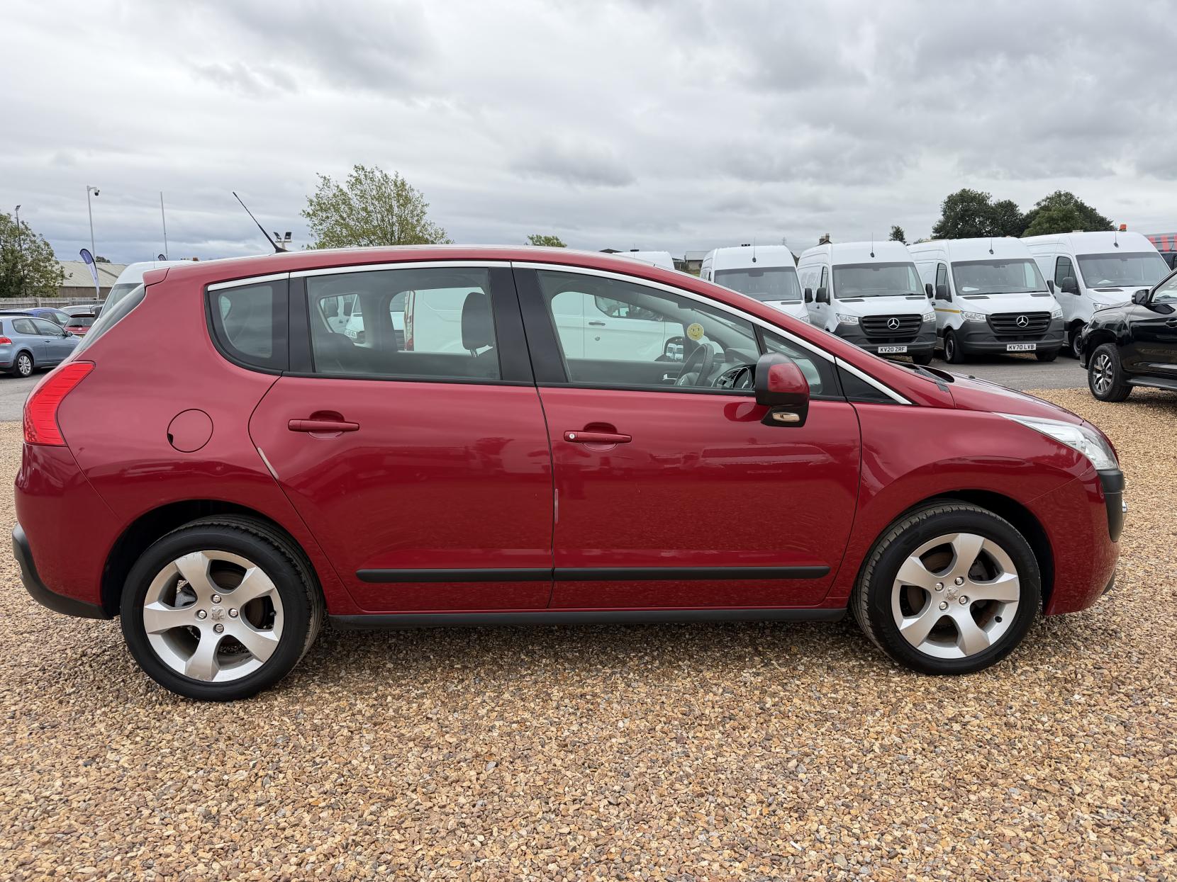 2011 Peugeot 3008 1.6 e-HDi Sport SUV 5dr Diesel EGC Euro 5 (s/s) (112 ps) - Thumbnail 13