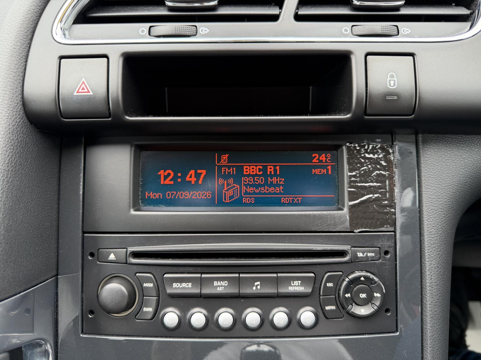 2011 Peugeot 3008 1.6 e-HDi Sport SUV 5dr Diesel EGC Euro 5 (s/s) (112 ps) - Thumbnail 24