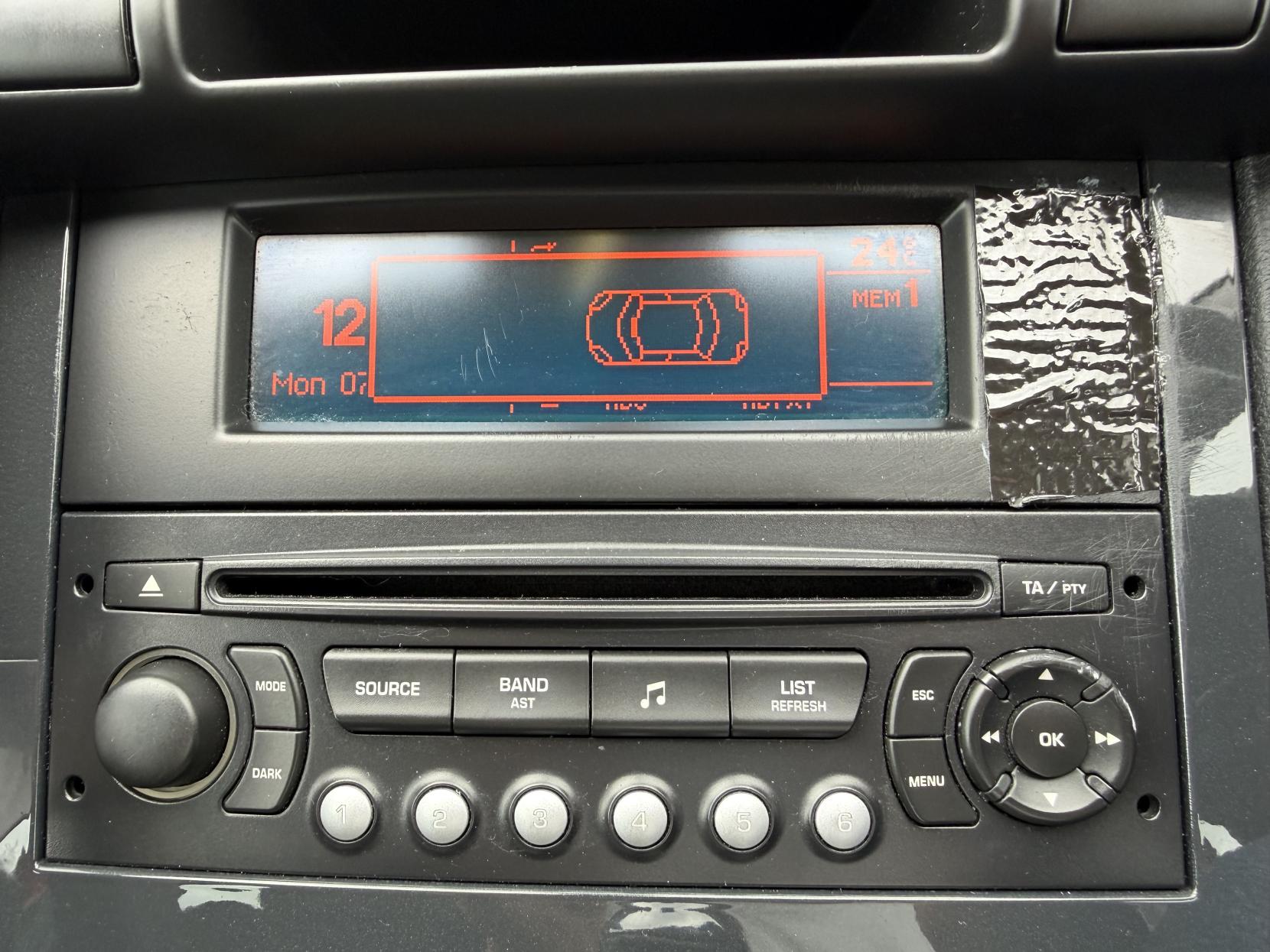 2011 Peugeot 3008 1.6 e-HDi Sport SUV 5dr Diesel EGC Euro 5 (s/s) (112 ps) - Thumbnail 25