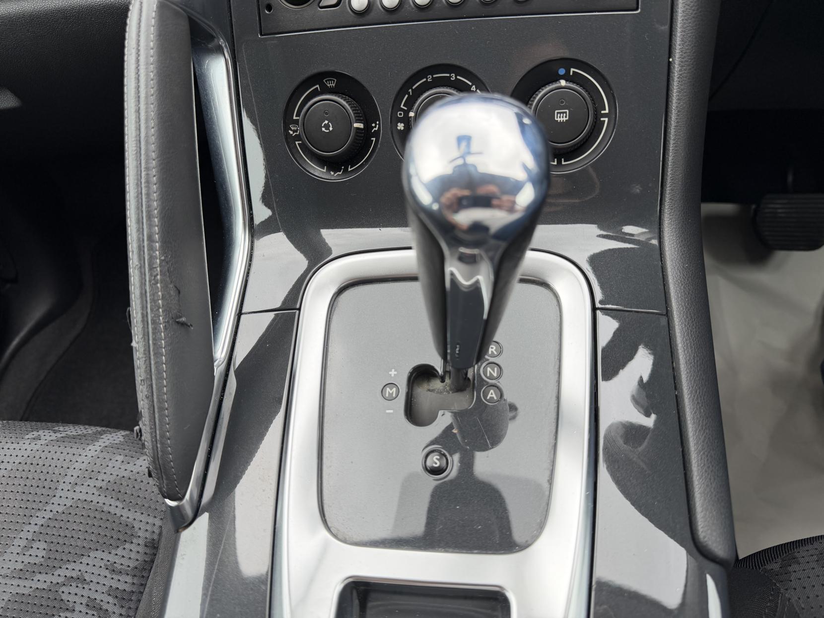2011 Peugeot 3008 1.6 e-HDi Sport SUV 5dr Diesel EGC Euro 5 (s/s) (112 ps) - Thumbnail 27