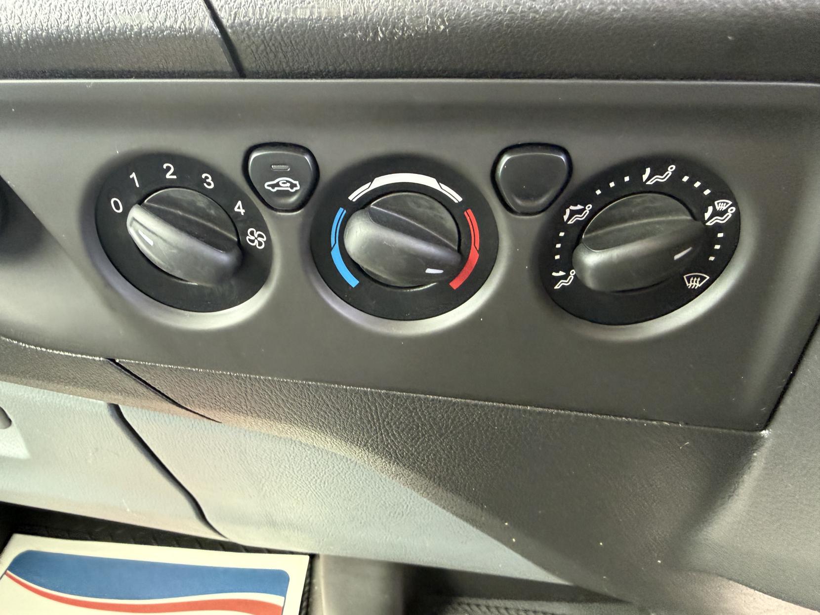 Ford Transit Custom 2.2 TDCi 310 ECOnetic Panel Van 5dr Diesel Manual L2 H1 (162 g/km, 98 bhp)