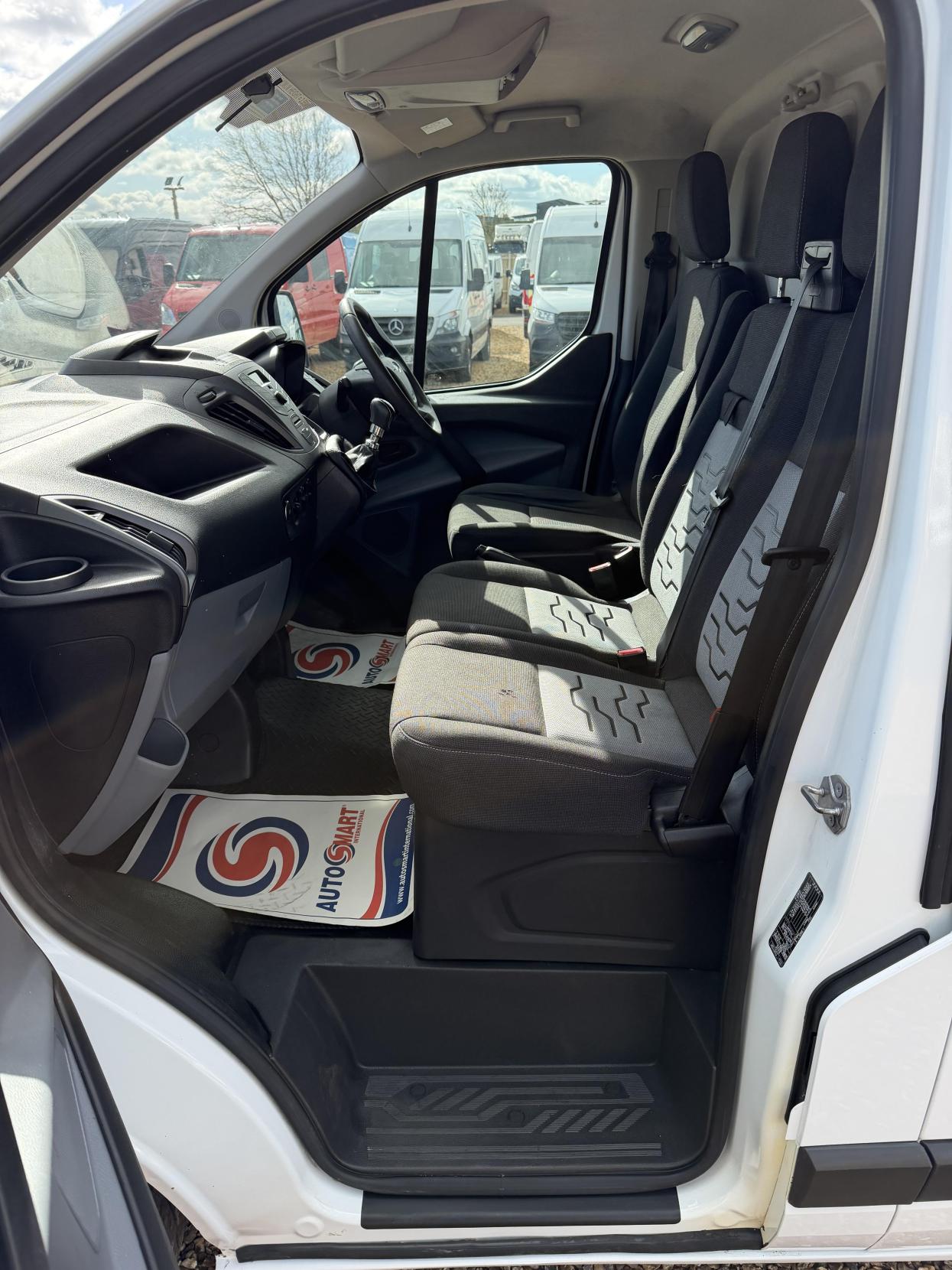 Ford Transit Custom 2.2 TDCi 310 ECOnetic Panel Van 5dr Diesel Manual L2 H1 (162 g/km, 98 bhp)