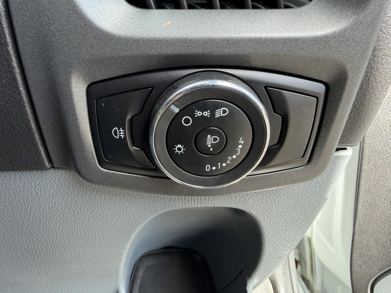 Ford Transit Custom 2.2 TDCi 310 ECOnetic Panel Van 5dr Diesel Manual L2 H1 (162 g/km, 98 bhp)