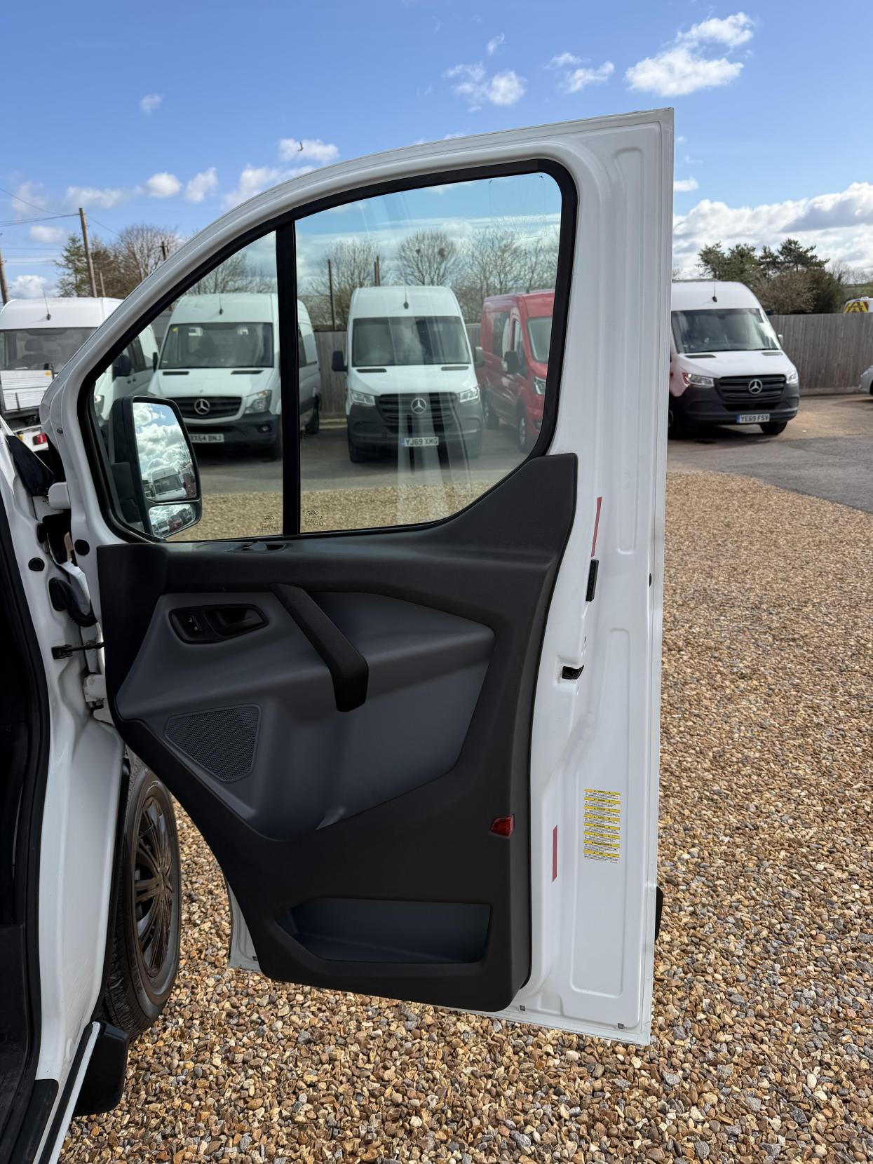 Ford Transit Custom 2.2 TDCi 310 ECOnetic Panel Van 5dr Diesel Manual L2 H1 (162 g/km, 98 bhp)