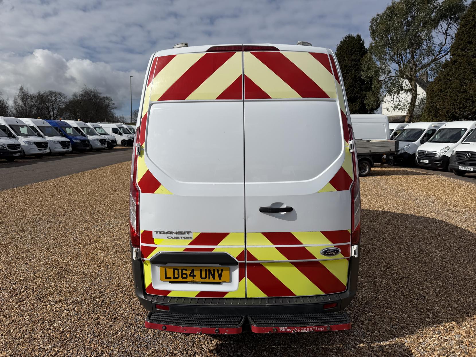 Ford Transit Custom 2.2 TDCi 310 ECOnetic Panel Van 5dr Diesel Manual L2 H1 (162 g/km, 98 bhp)