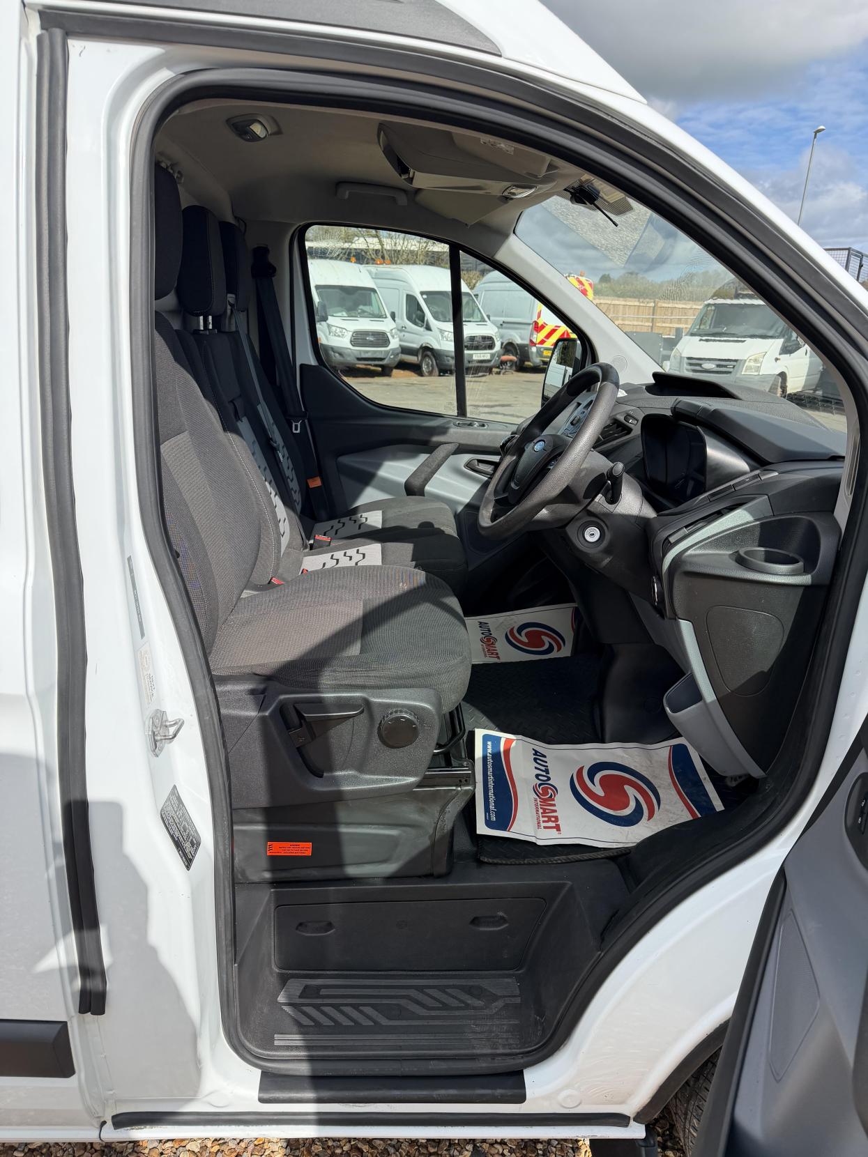 Ford Transit Custom 2.2 TDCi 310 ECOnetic Panel Van 5dr Diesel Manual L2 H1 (162 g/km, 98 bhp)