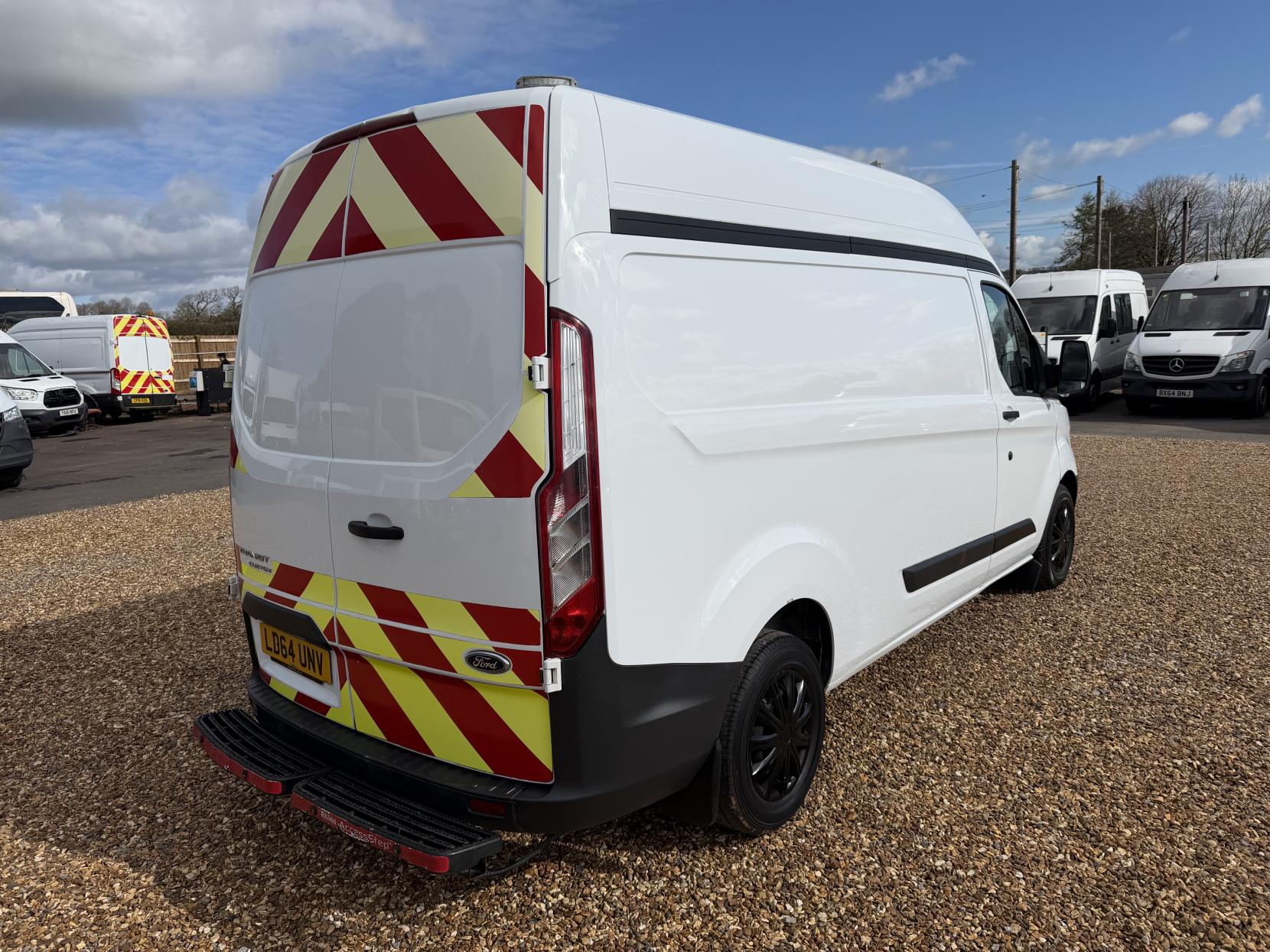 Ford Transit Custom 2.2 TDCi 310 ECOnetic Panel Van 5dr Diesel Manual L2 H1 (162 g/km, 98 bhp)