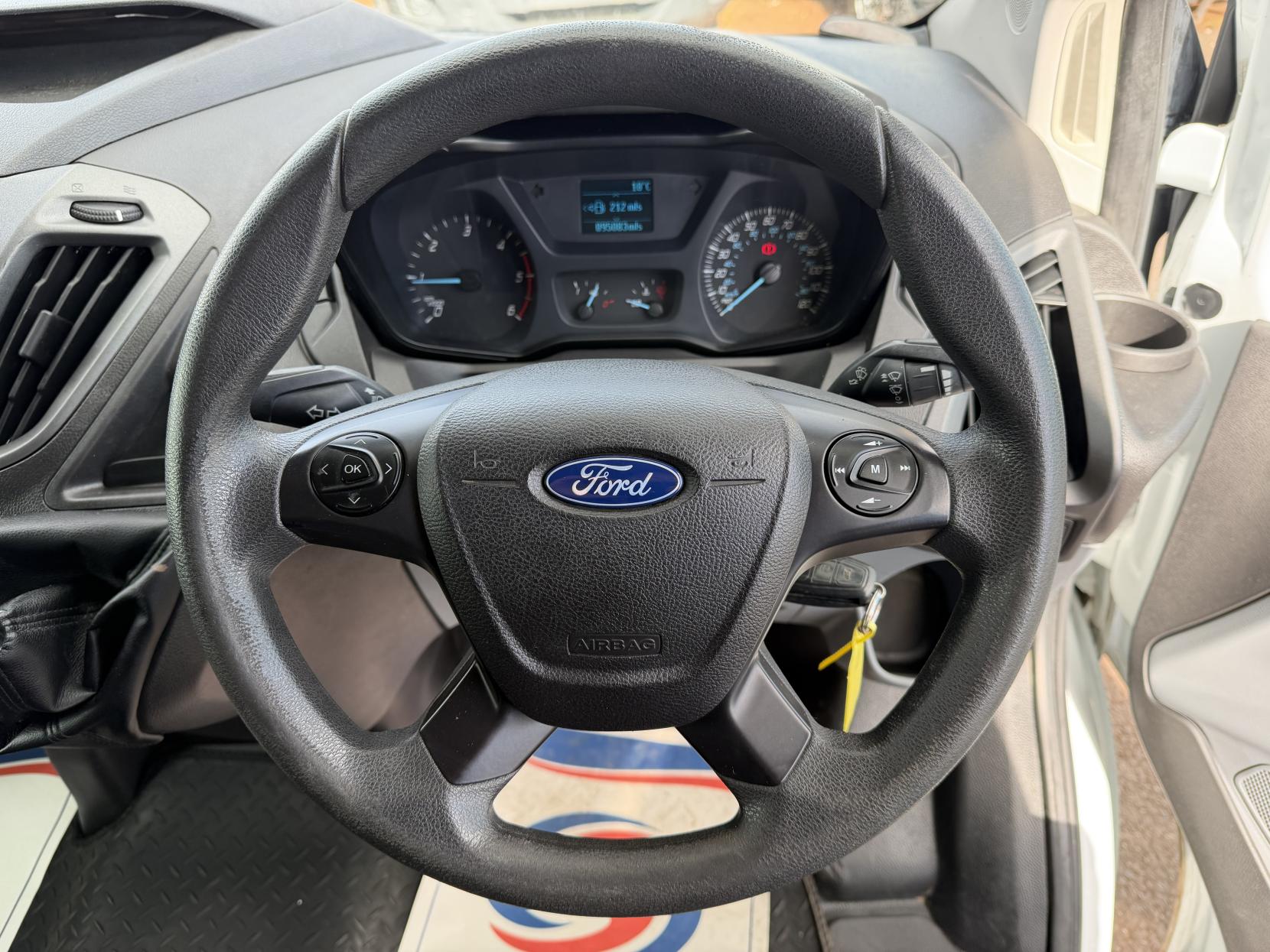 Ford Transit Custom 2.2 TDCi 310 ECOnetic Panel Van 5dr Diesel Manual L2 H1 (162 g/km, 98 bhp)