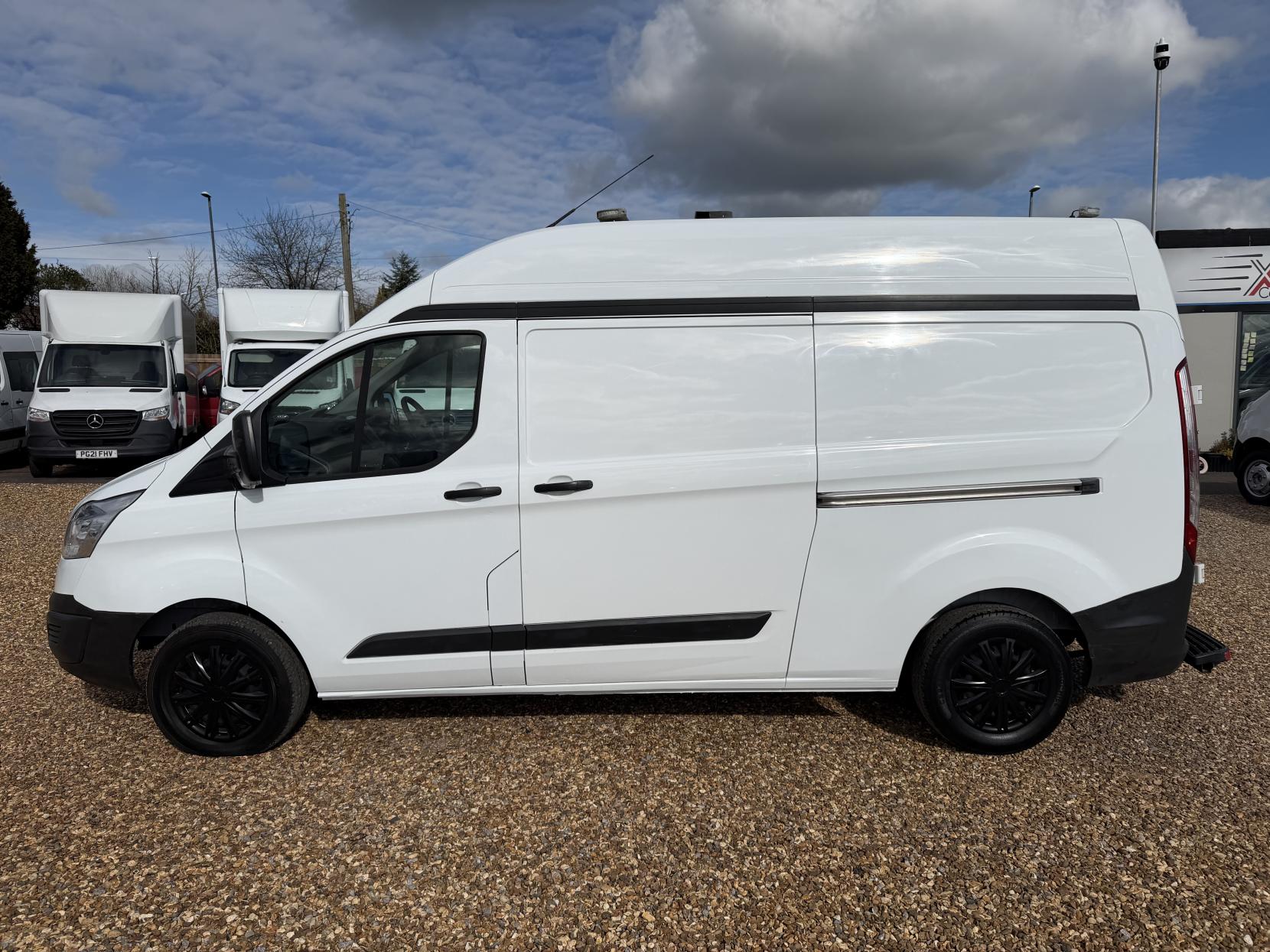 Ford Transit Custom 2.2 TDCi 310 ECOnetic Panel Van 5dr Diesel Manual L2 H1 (162 g/km, 98 bhp)