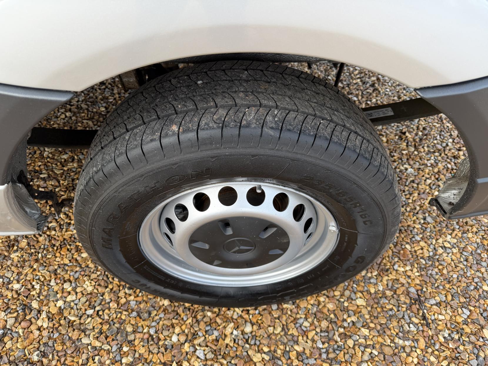 Mercedes-Benz Sprinter 2.1 313 CDi BlueEFFICIENCY Panel Van 4dr Diesel Manual RWD L1 H3 (211 g/km, 129 bhp)