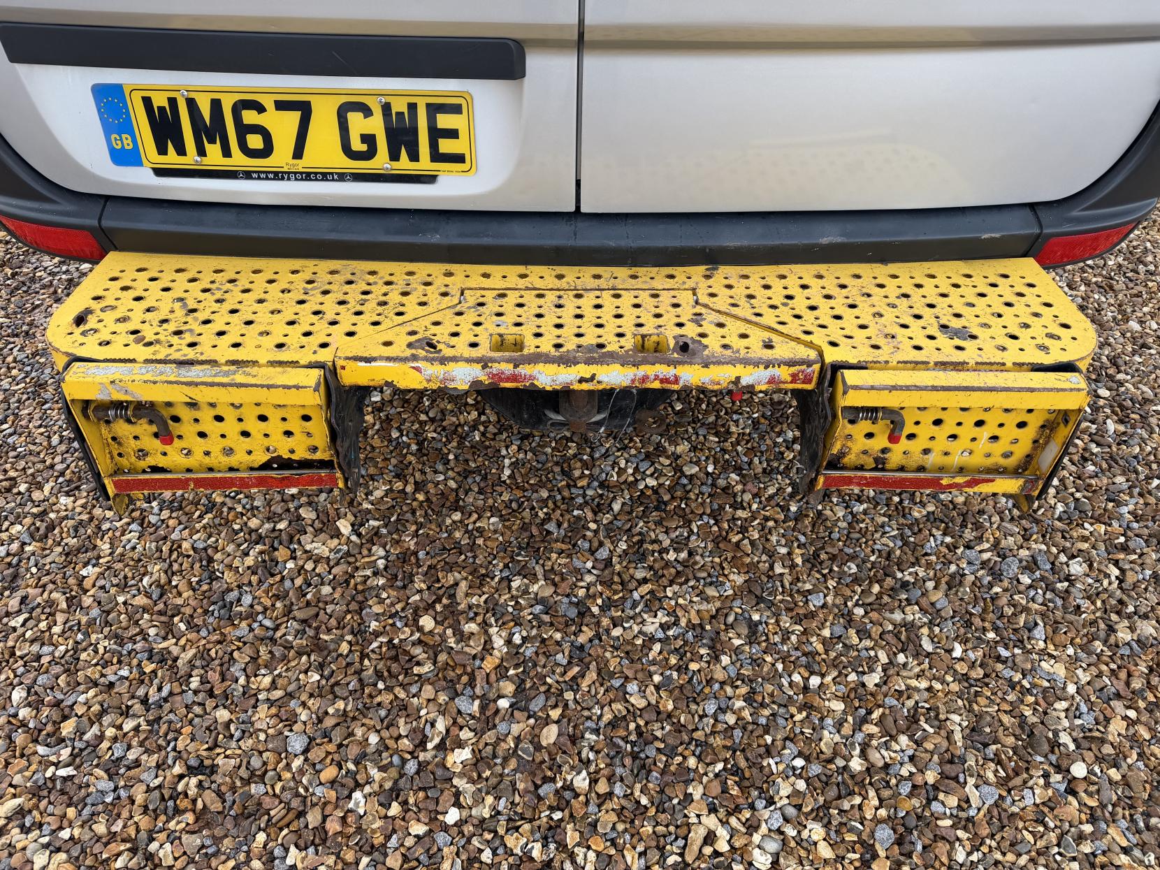 Mercedes-Benz Sprinter 2.1 313 CDi BlueEFFICIENCY Panel Van 4dr Diesel Manual RWD L1 H3 (211 g/km, 129 bhp)