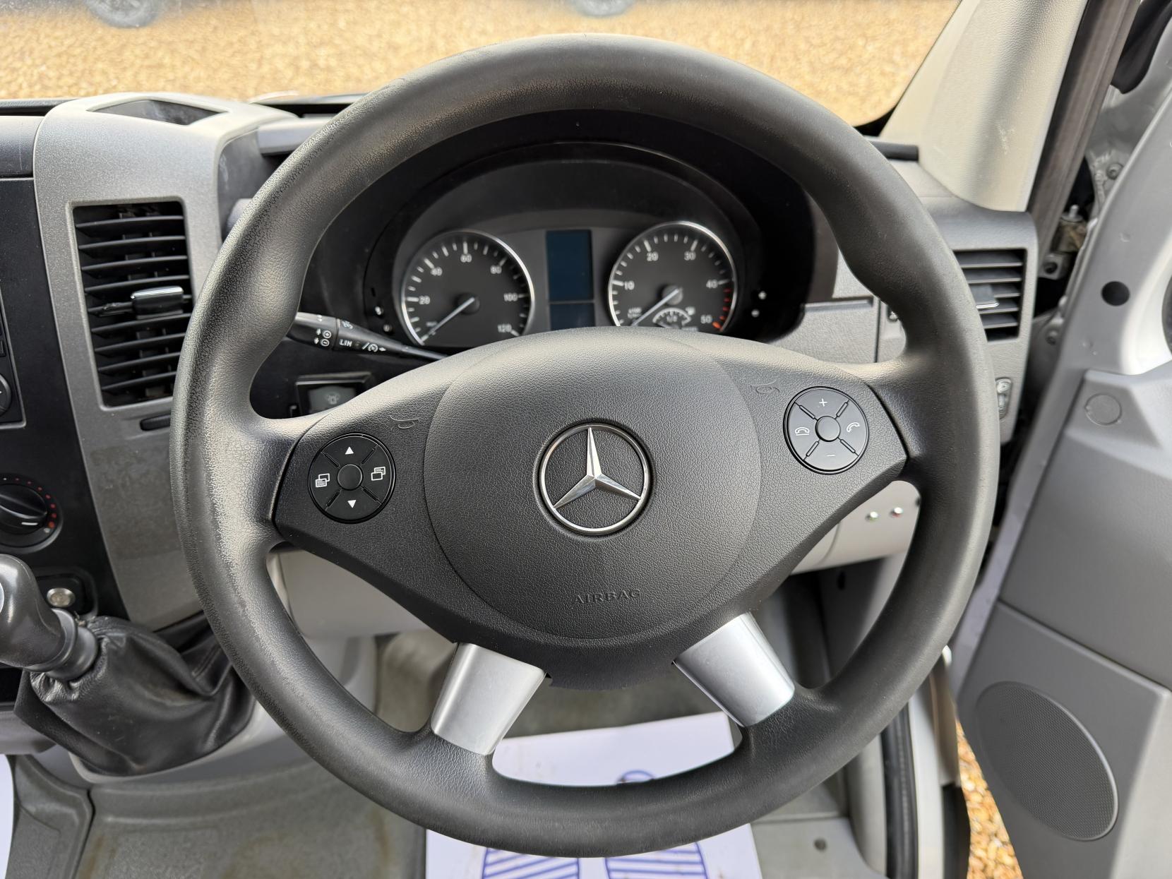 Mercedes-Benz Sprinter 2.1 313 CDi BlueEFFICIENCY Panel Van 4dr Diesel Manual RWD L1 H3 (211 g/km, 129 bhp)