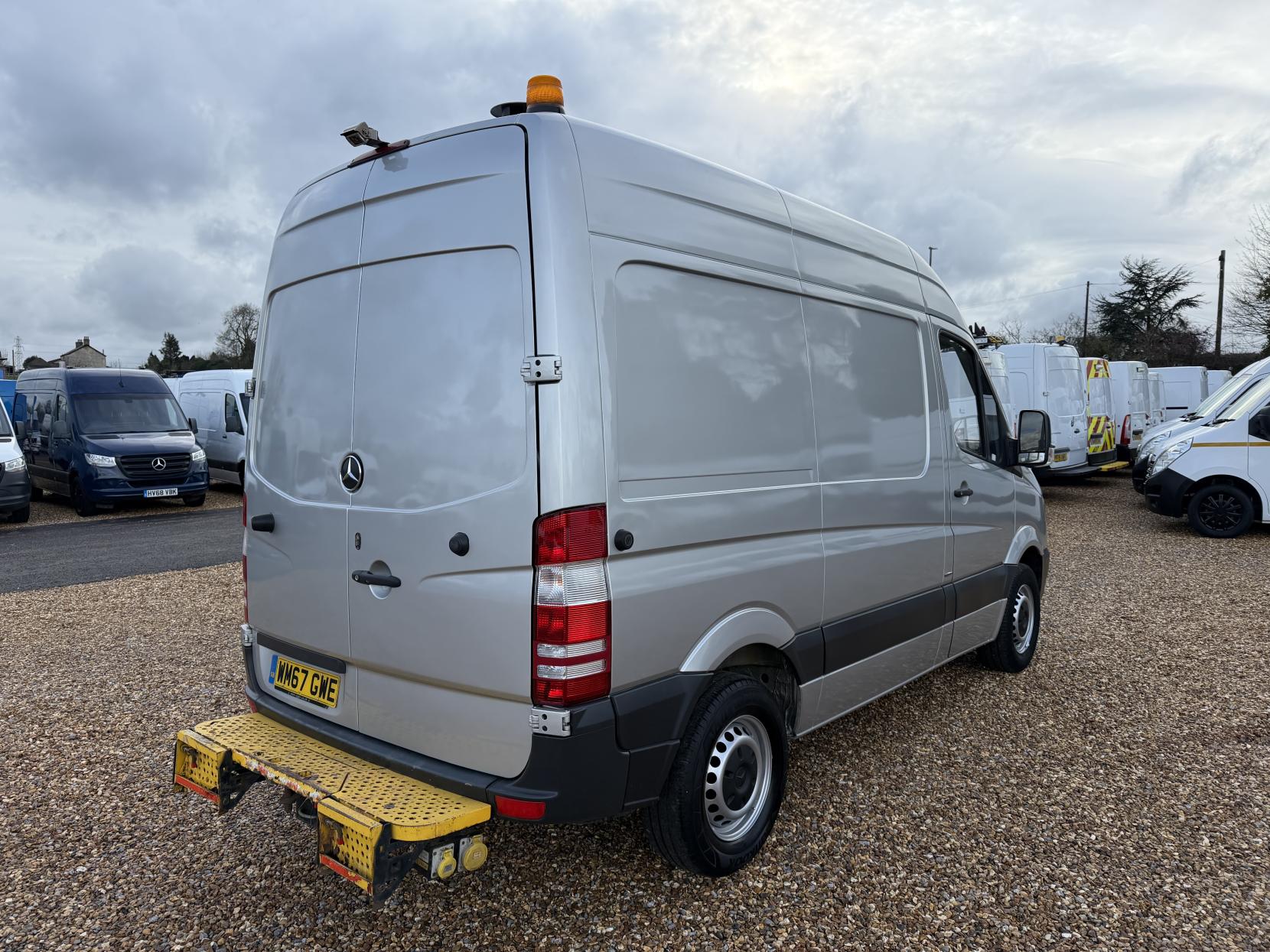 Mercedes-Benz Sprinter 2.1 313 CDi BlueEFFICIENCY Panel Van 4dr Diesel Manual RWD L1 H3 (211 g/km, 129 bhp)