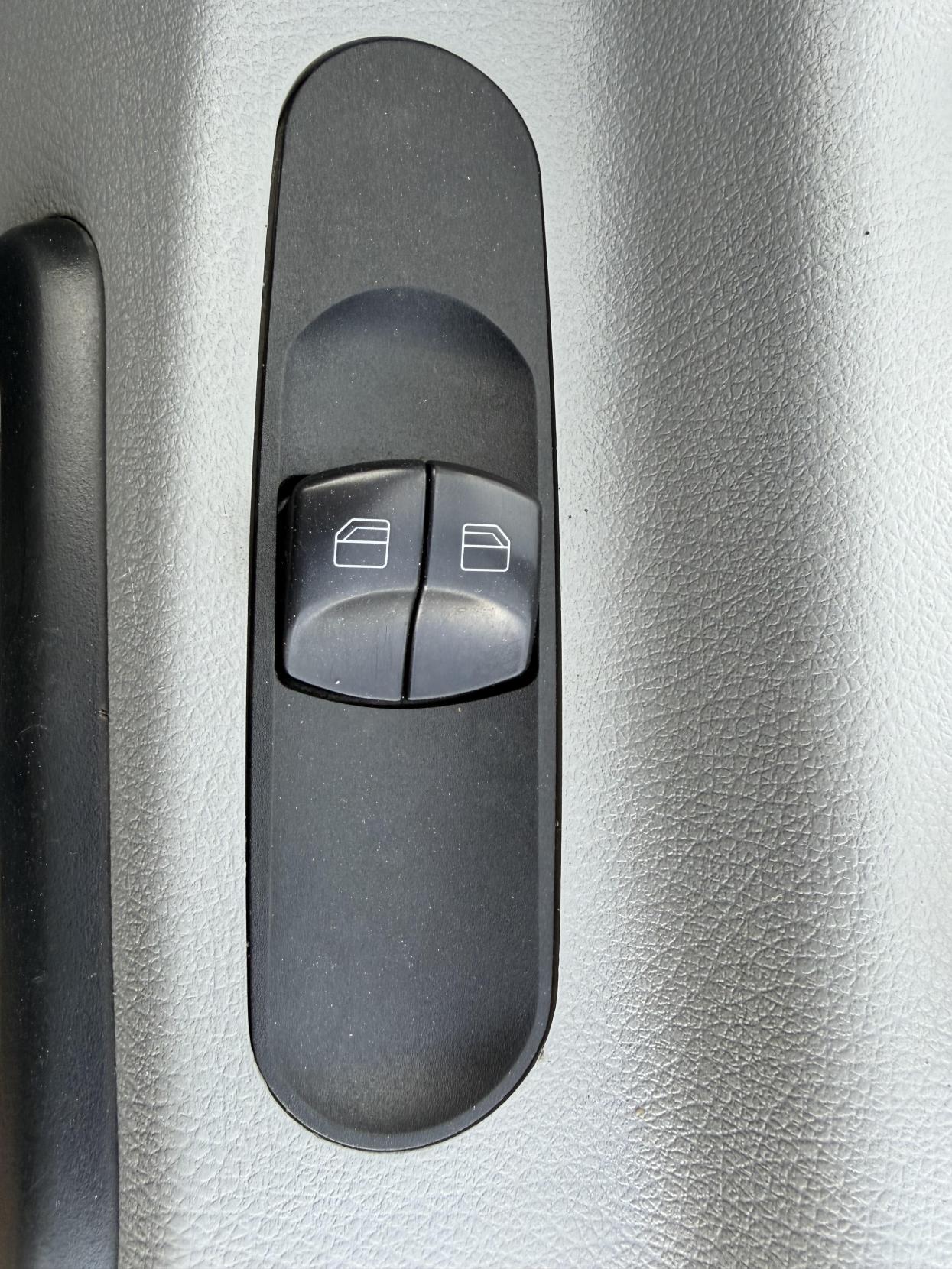 Mercedes-Benz Sprinter 2.1 313 CDi BlueEFFICIENCY Panel Van 4dr Diesel Manual RWD L1 H3 (211 g/km, 129 bhp)