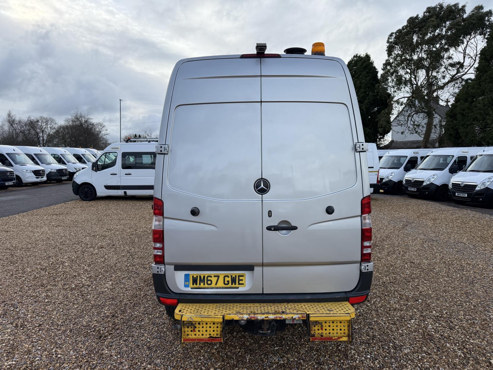Mercedes-Benz Sprinter 2.1 313 CDi BlueEFFICIENCY Panel Van 4dr Diesel Manual RWD L1 H3 (211 g/km, 129 bhp)