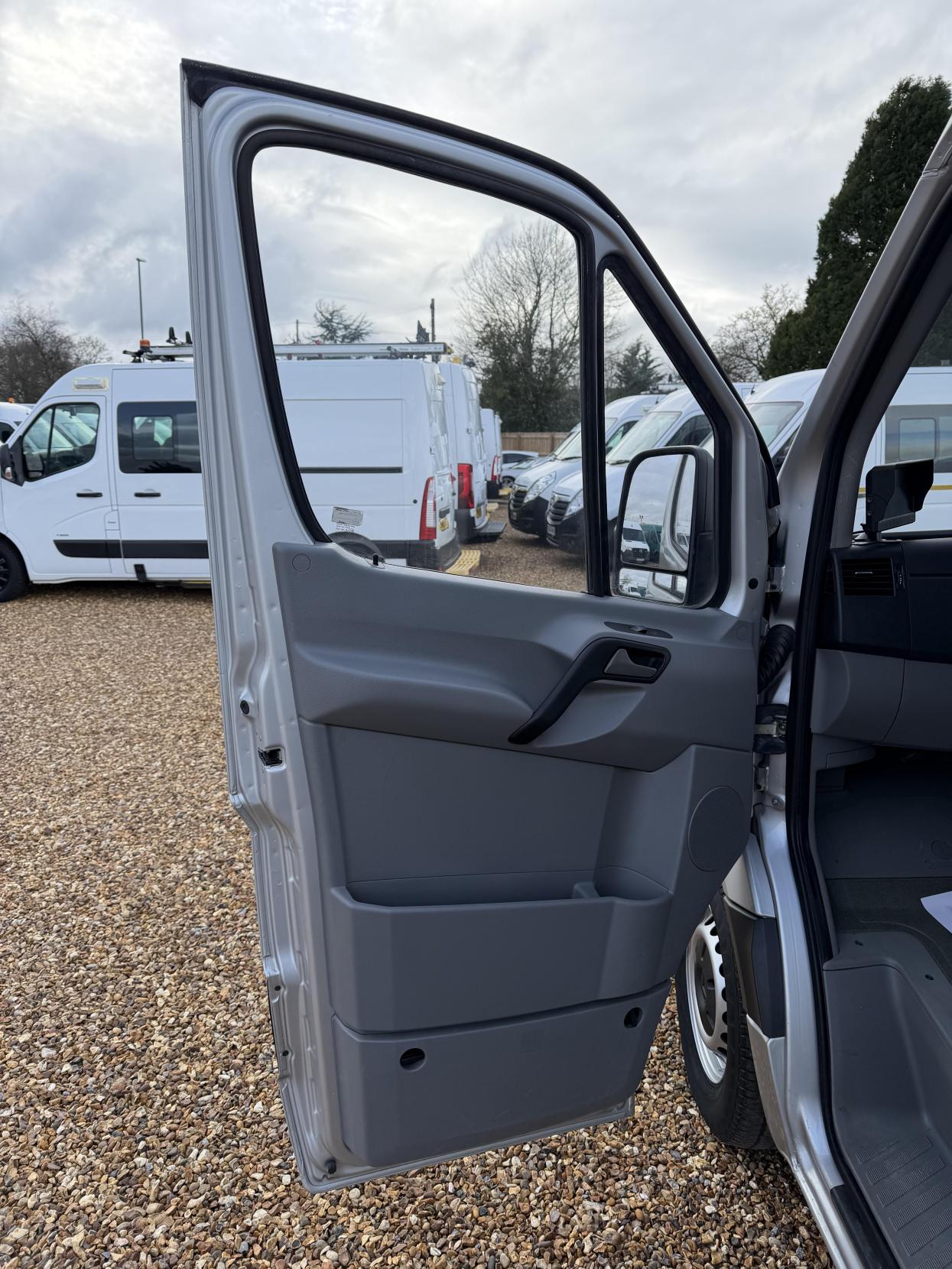 Mercedes-Benz Sprinter 2.1 313 CDi BlueEFFICIENCY Panel Van 4dr Diesel Manual RWD L1 H3 (211 g/km, 129 bhp)