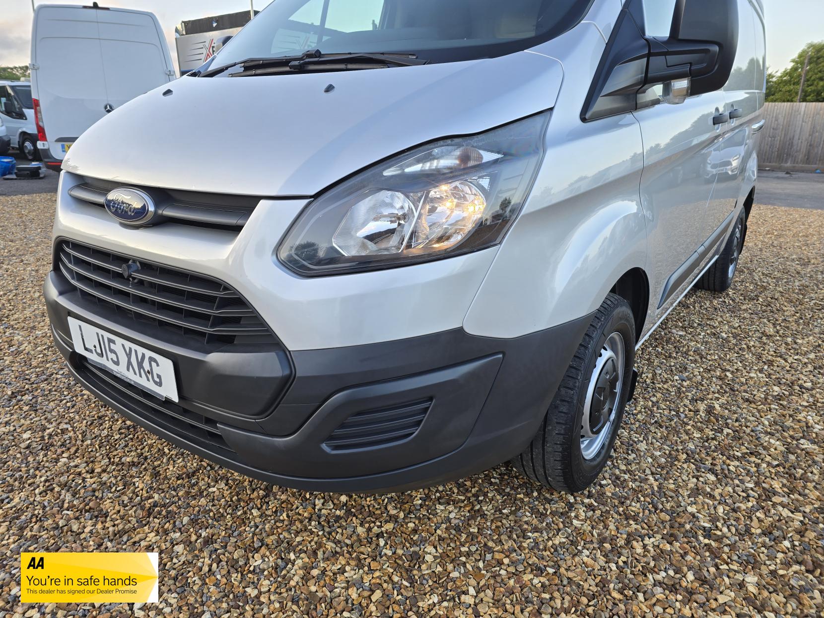 Ford Transit Custom 2.2 TDCi 310 ECOnetic Panel Van 5dr Diesel Manual L1 H1 (162 g/km, 98 bhp)