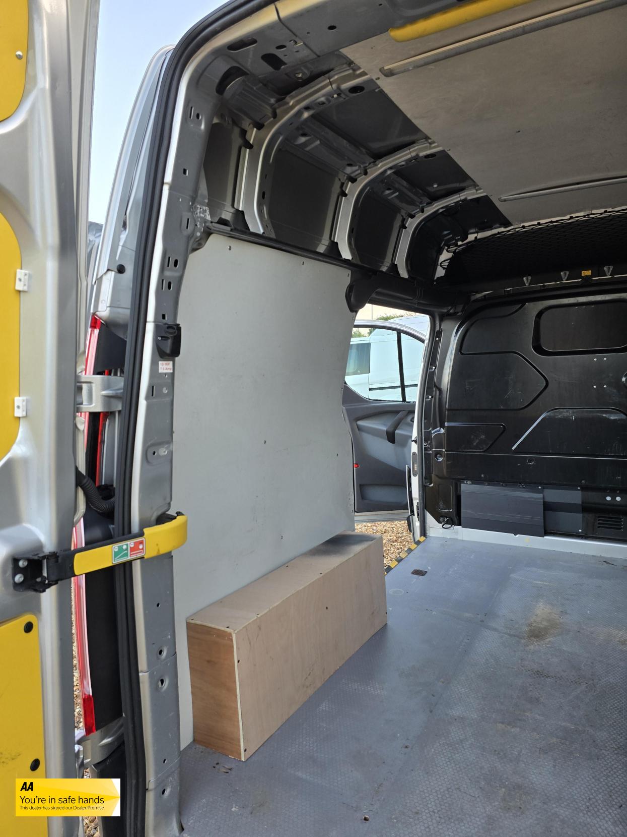 Ford Transit Custom 2.2 TDCi 310 ECOnetic Panel Van 5dr Diesel Manual L1 H1 (162 g/km, 98 bhp)