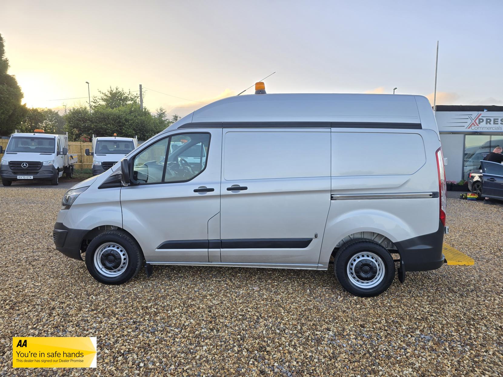 Ford Transit Custom 2.2 TDCi 310 ECOnetic Panel Van 5dr Diesel Manual L1 H1 (162 g/km, 98 bhp)
