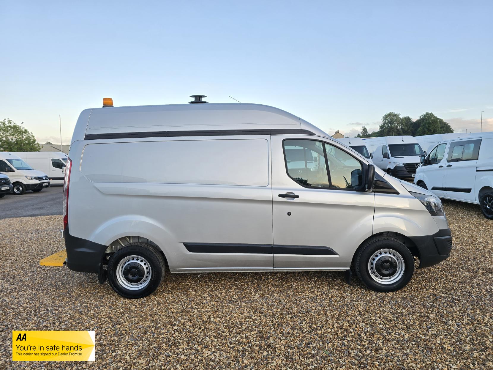 Ford Transit Custom 2.2 TDCi 310 ECOnetic Panel Van 5dr Diesel Manual L1 H1 (162 g/km, 98 bhp)