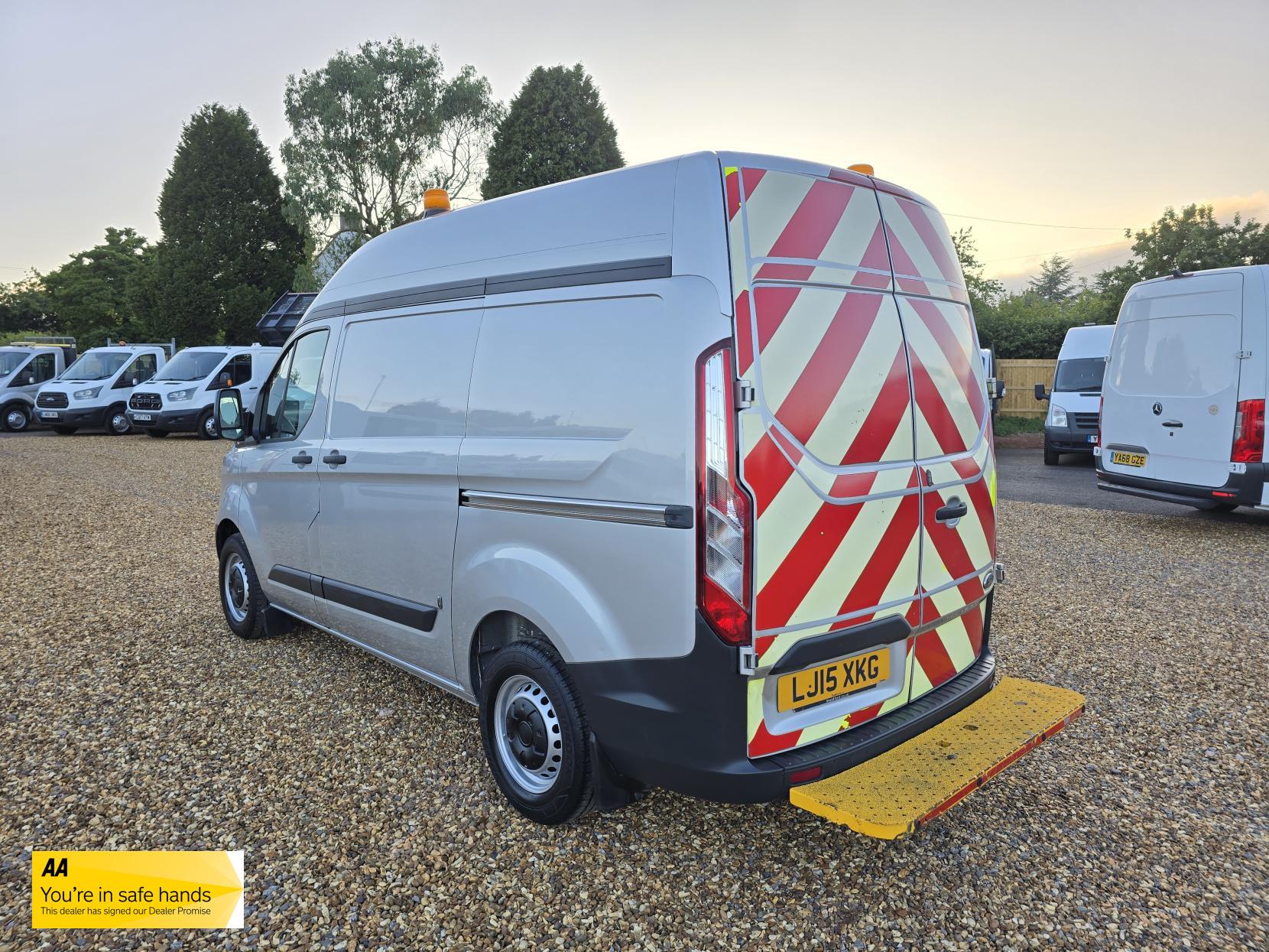 Ford Transit Custom 2.2 TDCi 310 ECOnetic Panel Van 5dr Diesel Manual L1 H1 (162 g/km, 98 bhp)