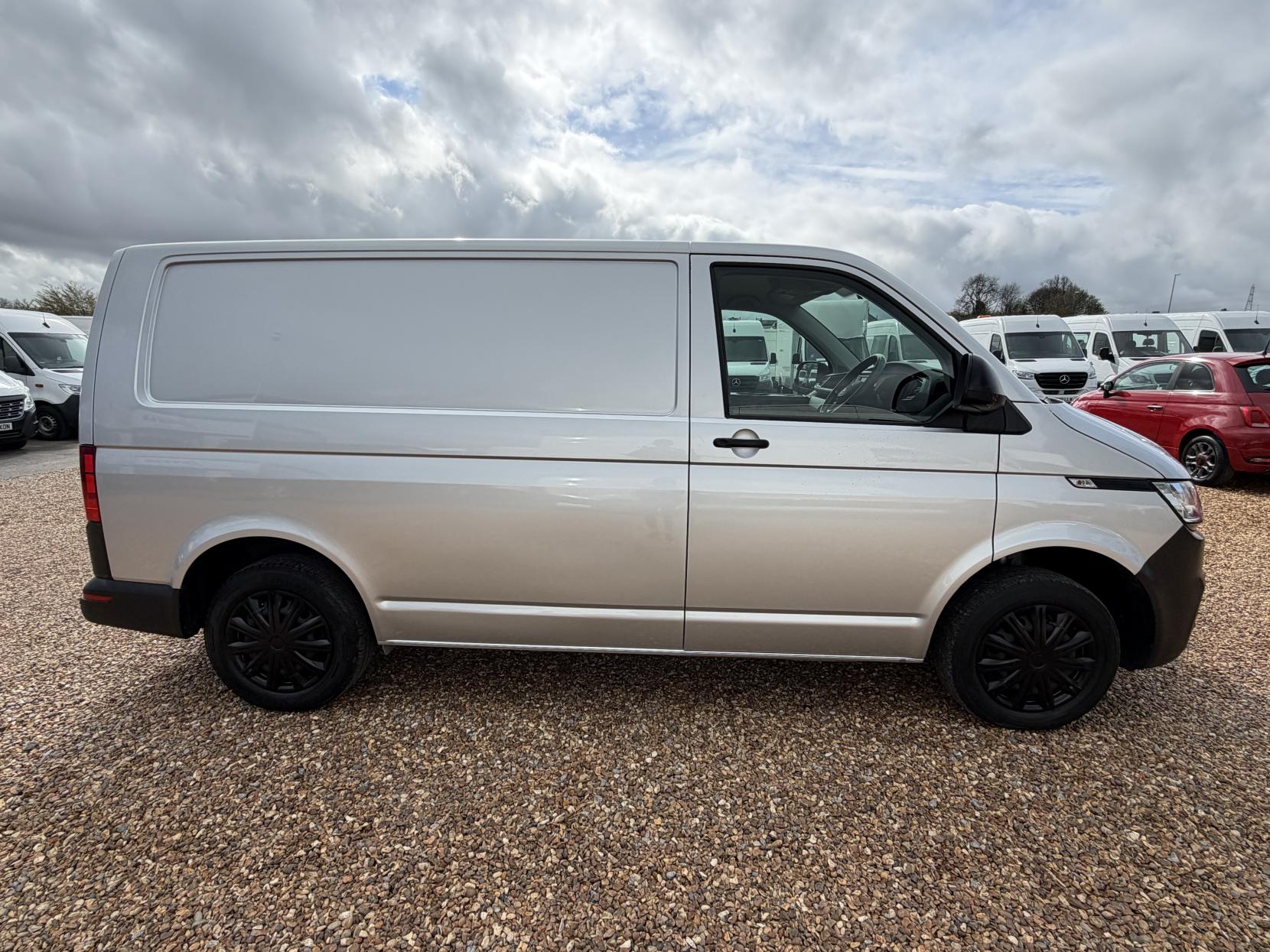 Volkswagen Transporter 2.0 TDI T28 Startline Panel Van 5dr Diesel Manual FWD SWB Euro 6 (s/s) (110 ps)
