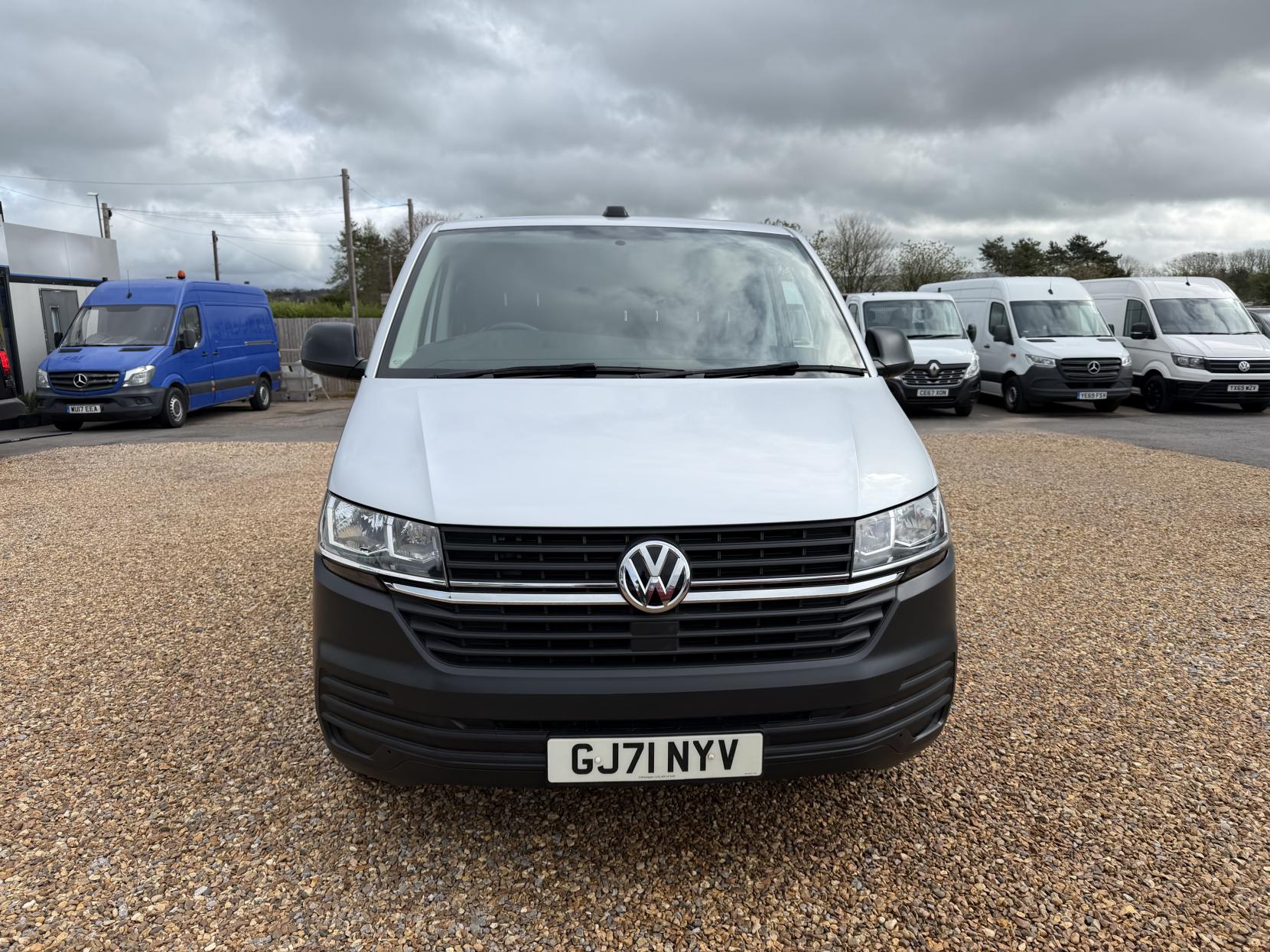 Volkswagen Transporter 2.0 TDI T28 Startline Panel Van 5dr Diesel Manual FWD SWB Euro 6 (s/s) (110 ps)