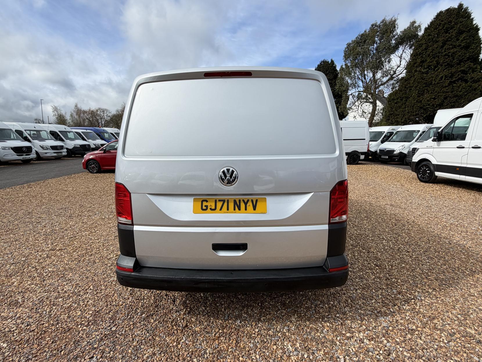 Volkswagen Transporter 2.0 TDI T28 Startline Panel Van 5dr Diesel Manual FWD SWB Euro 6 (s/s) (110 ps)