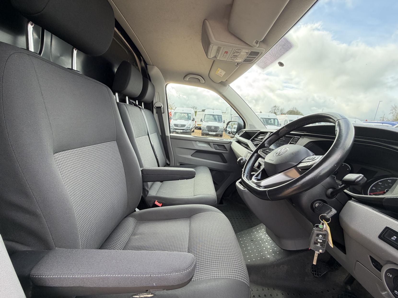 Volkswagen Transporter 2.0 TDI T28 Startline Panel Van 5dr Diesel Manual FWD SWB Euro 6 (s/s) (110 ps)