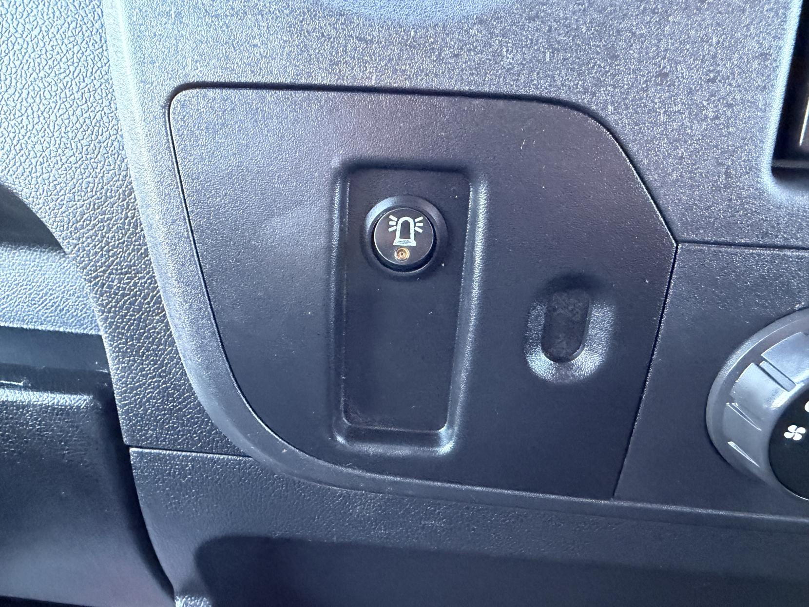 Renault Master 2.3 dCi 35 Business Tipper Double Cab 4dr Diesel Manual RWD LWB Euro 6 (TRW) (130 ps)