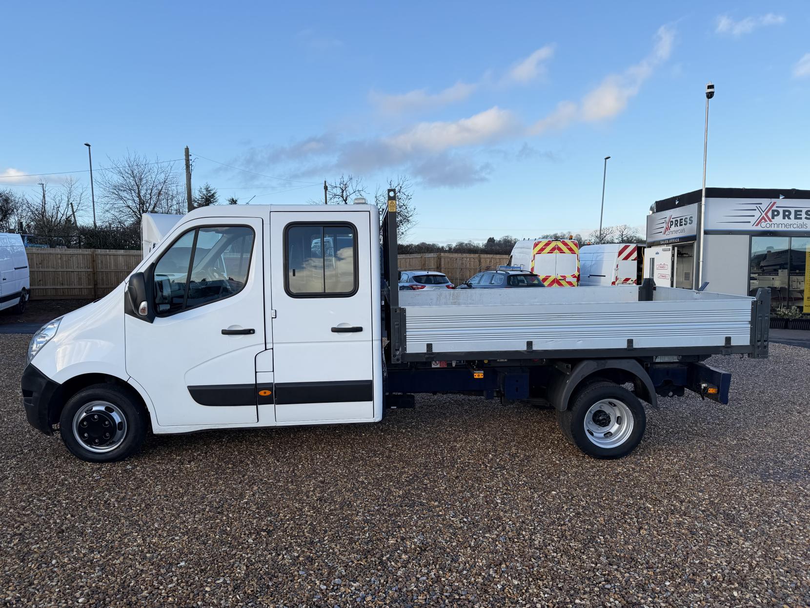 Renault Master 2.3 dCi 35 Business Tipper Double Cab 4dr Diesel Manual RWD LWB Euro 6 (TRW) (130 ps)