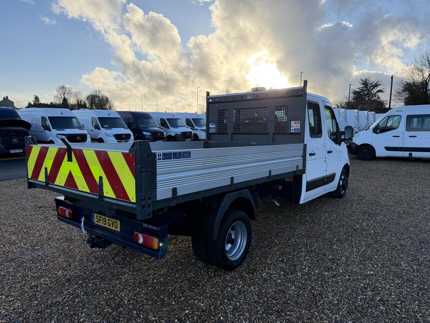 Renault Master 2.3 dCi 35 Business Tipper Double Cab 4dr Diesel Manual RWD LWB Euro 6 (TRW) (130 ps)