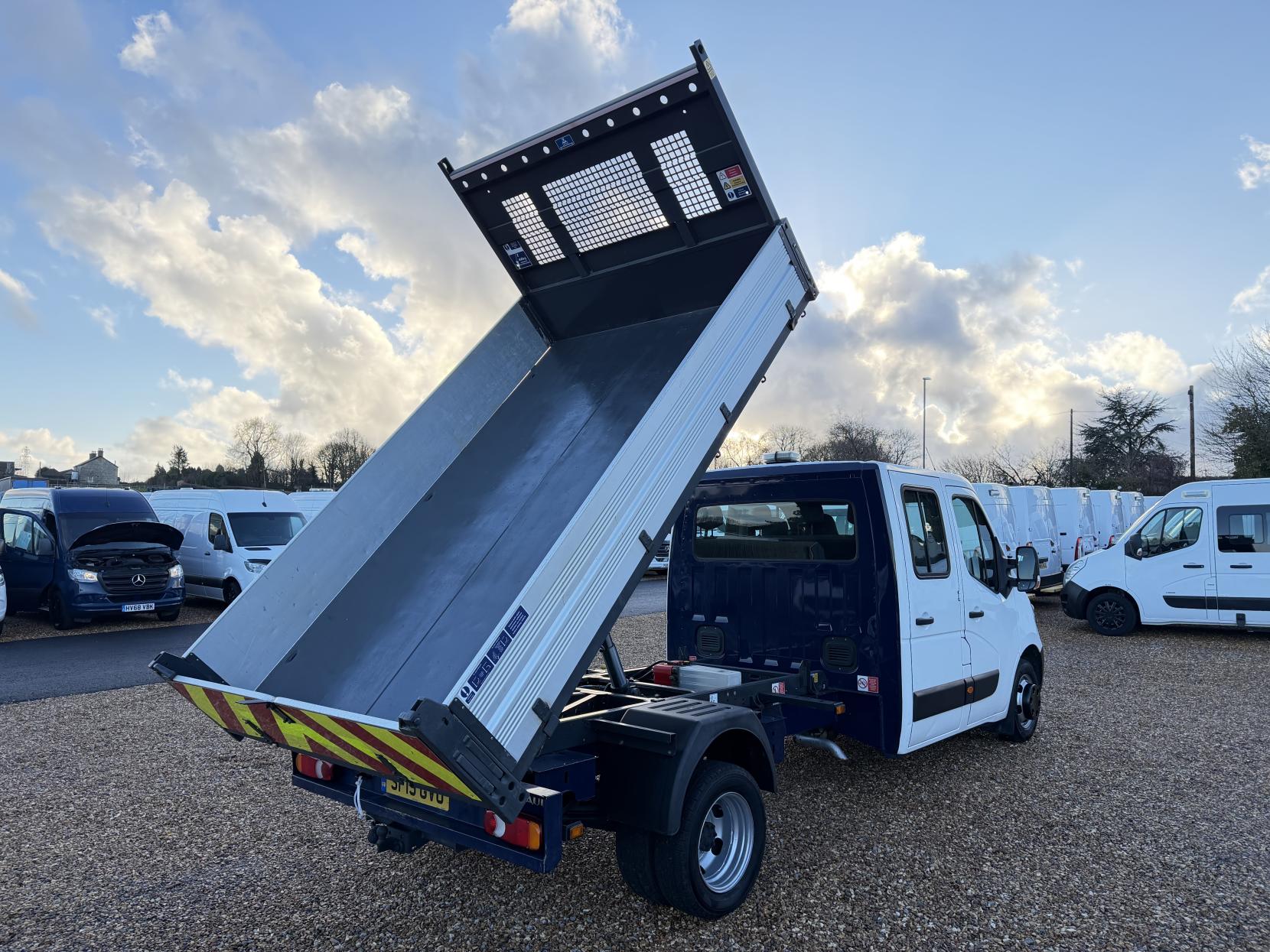 Renault Master 2.3 dCi 35 Business Tipper Double Cab 4dr Diesel Manual RWD LWB Euro 6 (TRW) (130 ps)