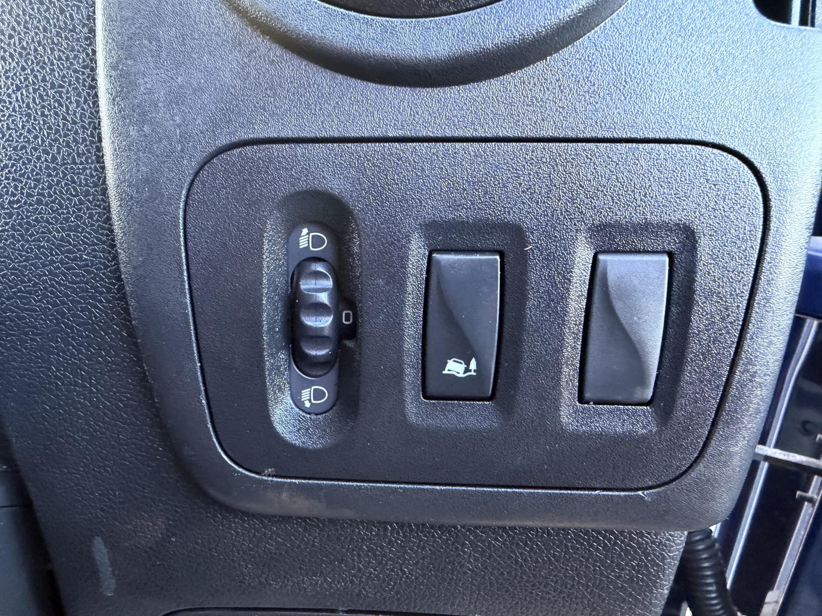 Renault Master 2.3 dCi 35 Business Tipper Double Cab 4dr Diesel Manual RWD LWB Euro 6 (TRW) (130 ps)