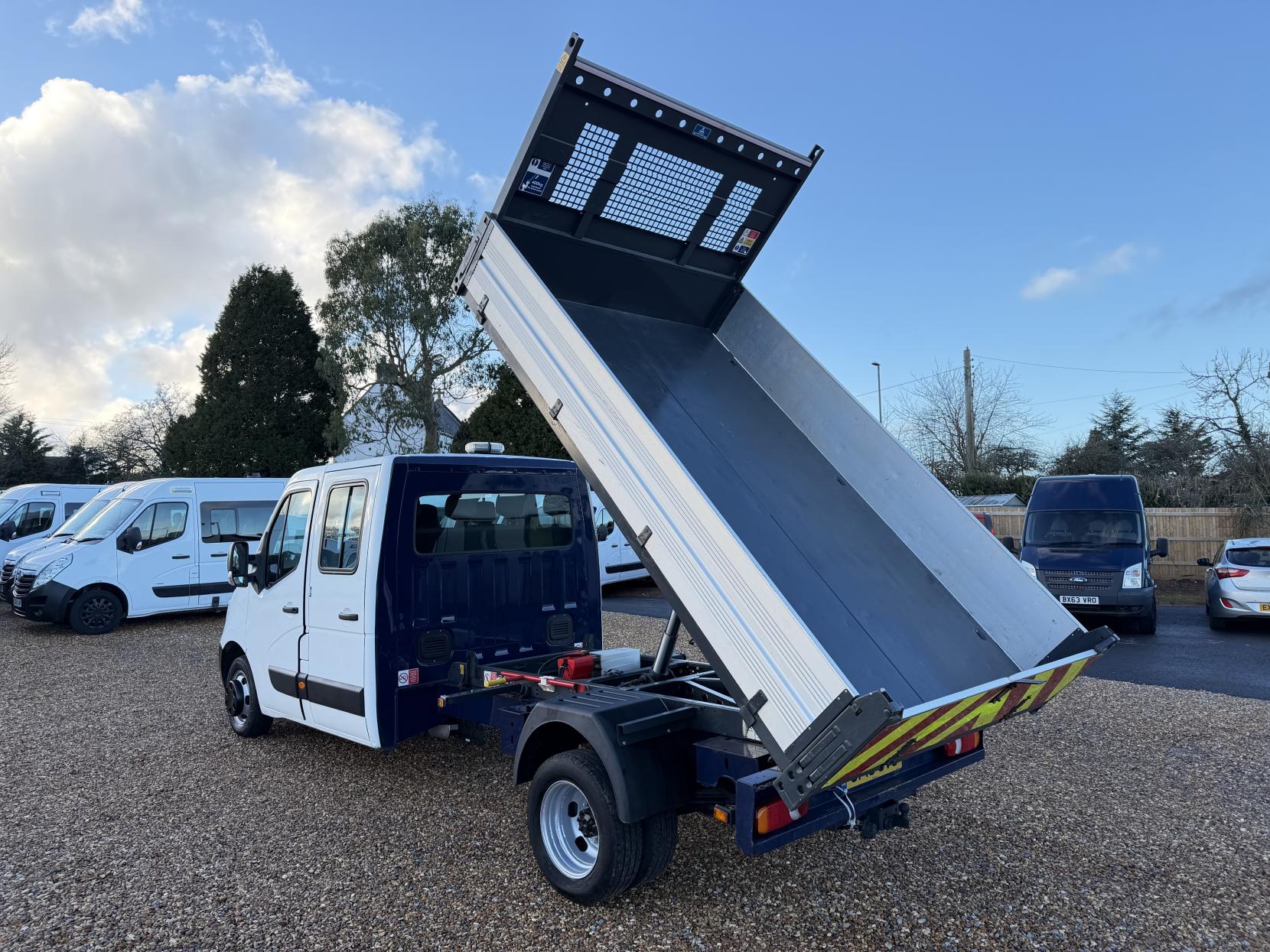 Renault Master 2.3 dCi 35 Business Tipper Double Cab 4dr Diesel Manual RWD LWB Euro 6 (TRW) (130 ps)