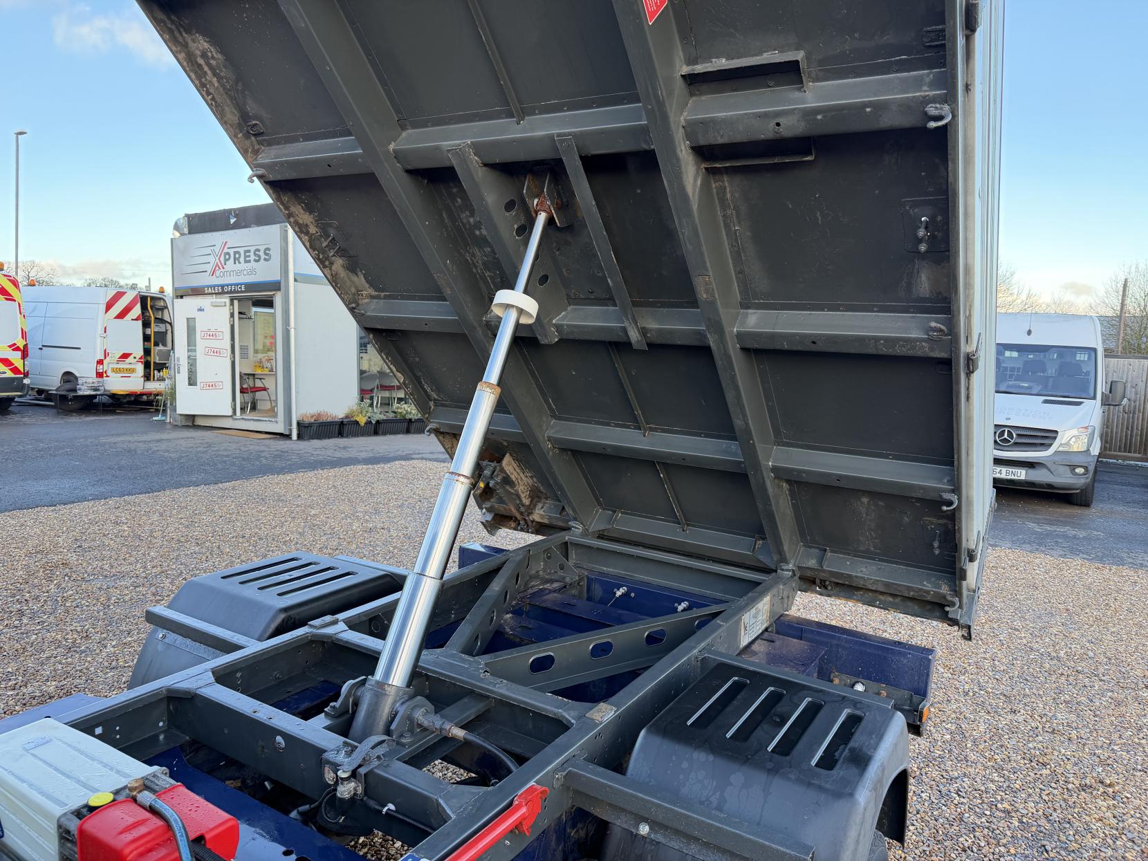 Renault Master 2.3 dCi 35 Business Tipper Double Cab 4dr Diesel Manual RWD LWB Euro 6 (TRW) (130 ps)