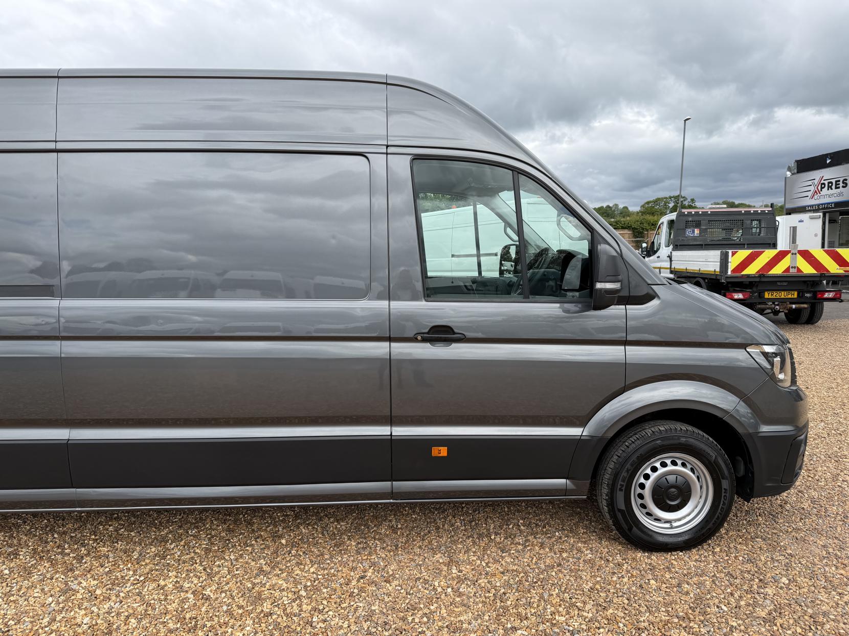 2019 Volkswagen Crafter 2.0 TDI CR35 Trendline Panel Van 5dr Diesel Manual FWD LWB High Roof Euro 6 (s/s) (140 ps) - Thumbnail 14