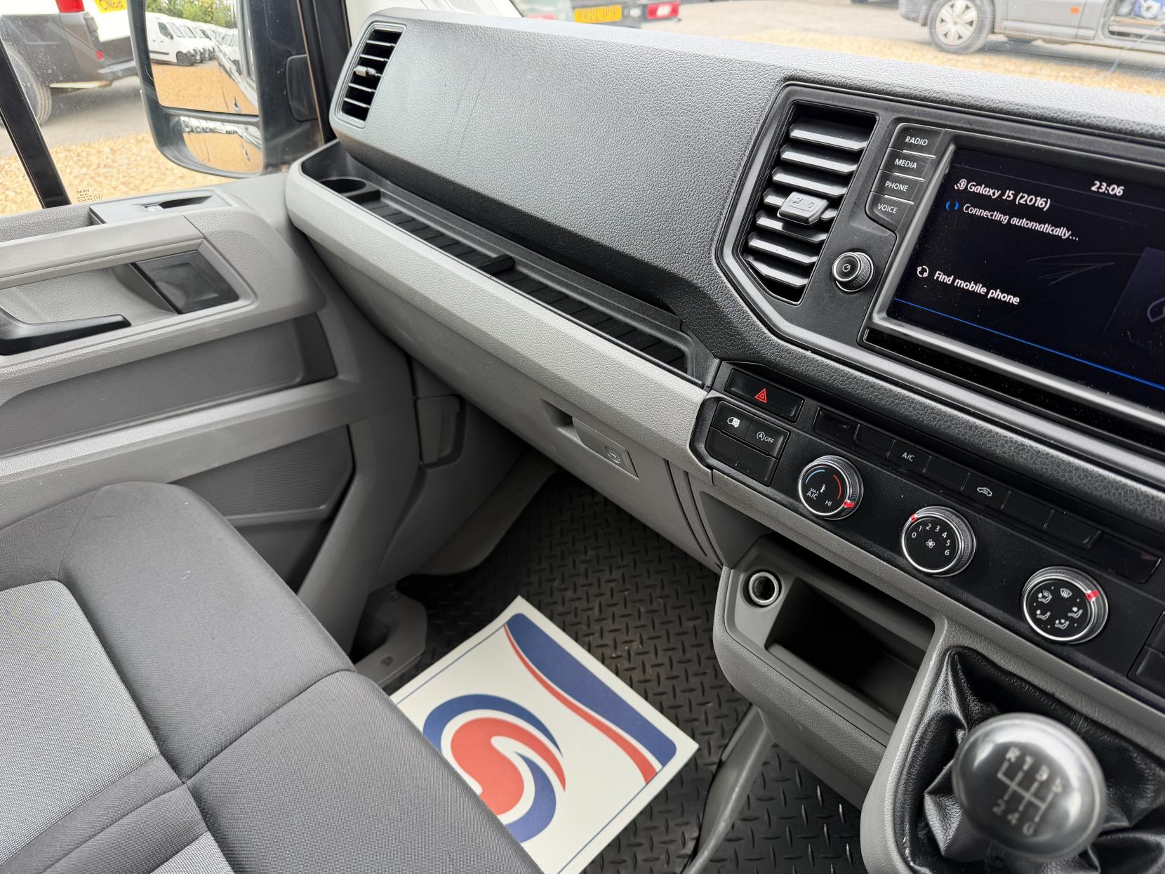 2019 Volkswagen Crafter 2.0 TDI CR35 Trendline Panel Van 5dr Diesel Manual FWD LWB High Roof Euro 6 (s/s) (140 ps) - Thumbnail 38
