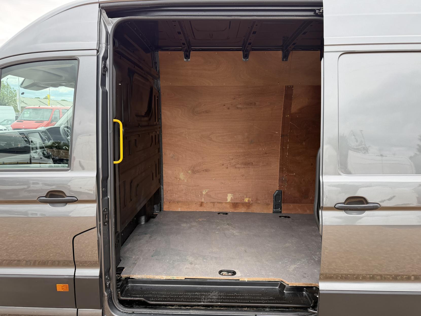 2019 Volkswagen Crafter 2.0 TDI CR35 Trendline Panel Van 5dr Diesel Manual FWD LWB High Roof Euro 6 (s/s) (140 ps) - Thumbnail 40