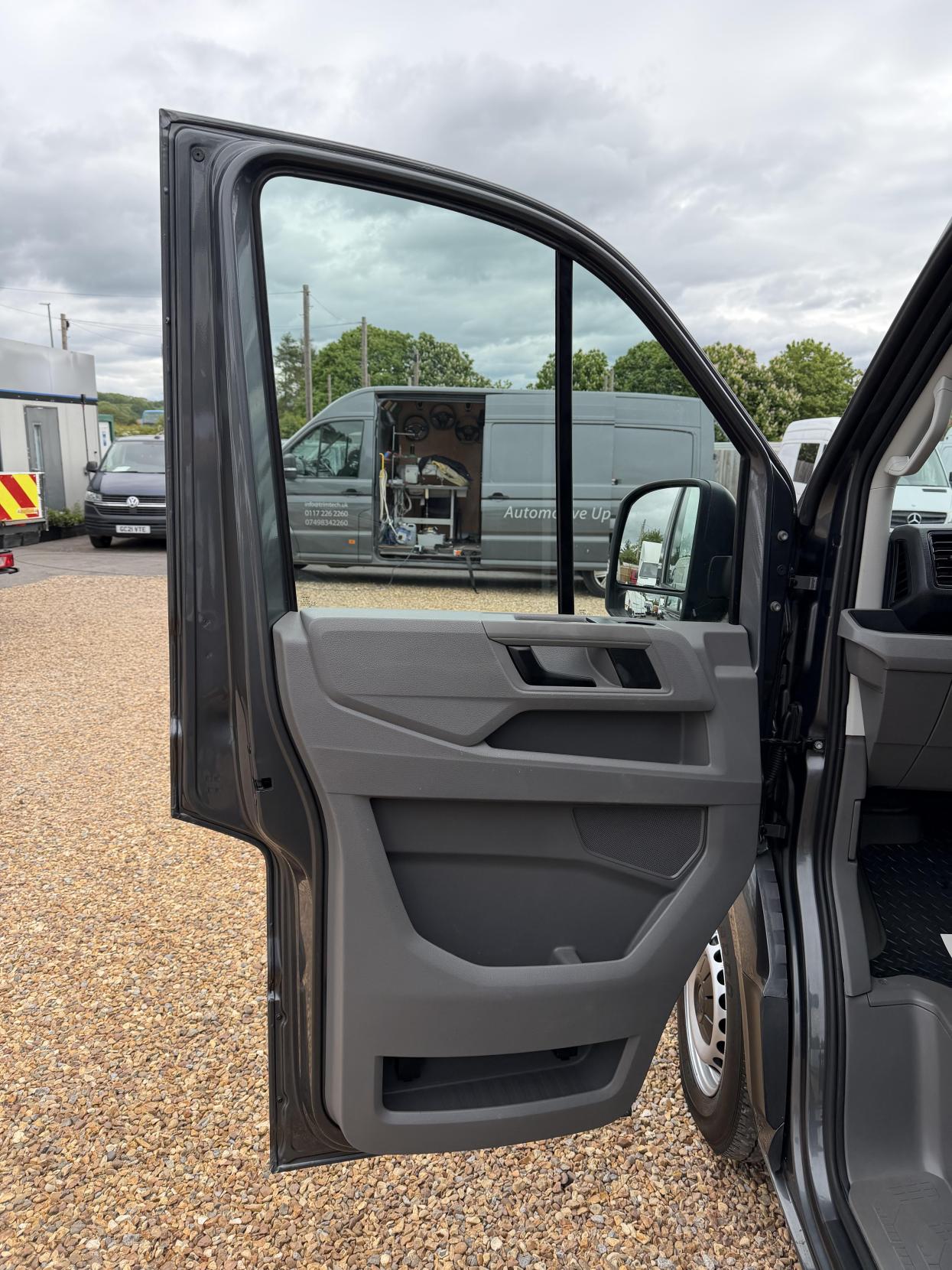 2019 Volkswagen Crafter 2.0 TDI CR35 Trendline Panel Van 5dr Diesel Manual FWD LWB High Roof Euro 6 (s/s) (140 ps) - Thumbnail 19