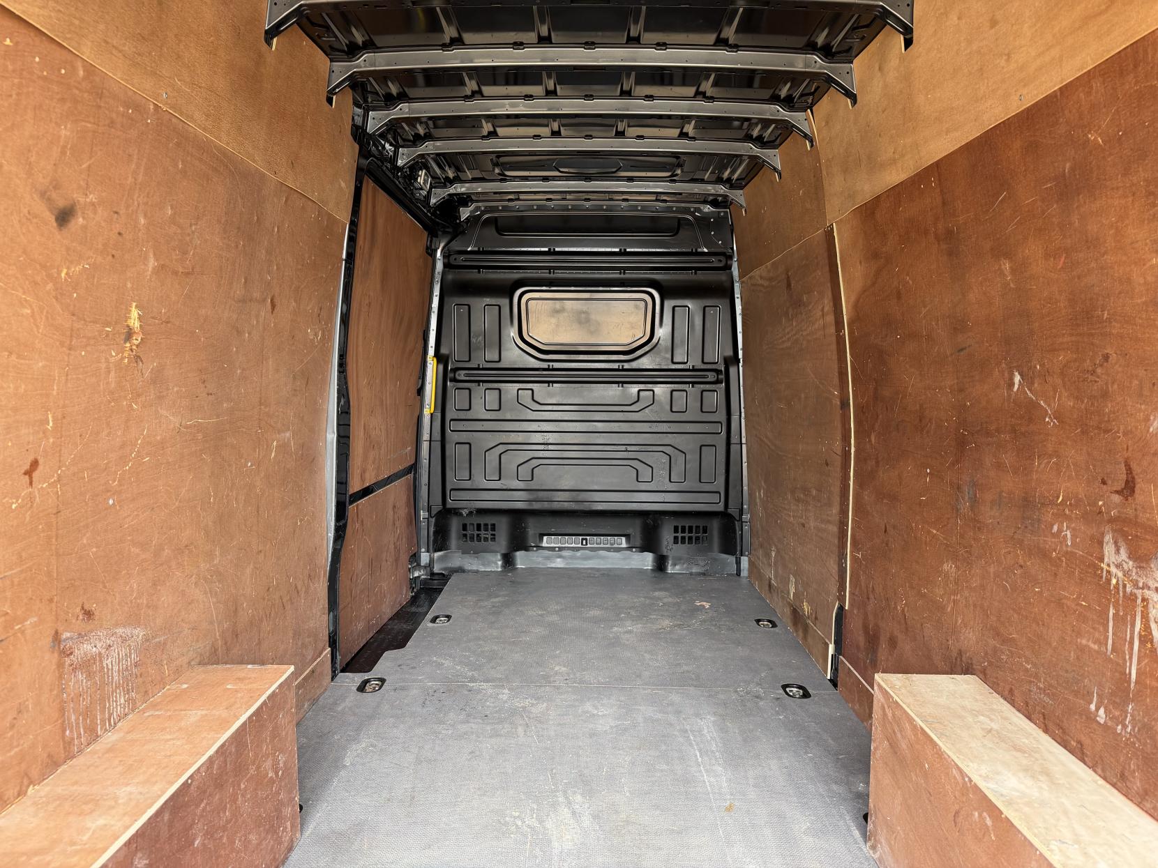 2019 Volkswagen Crafter 2.0 TDI CR35 Trendline Panel Van 5dr Diesel Manual FWD LWB High Roof Euro 6 (s/s) (140 ps) - Thumbnail 44