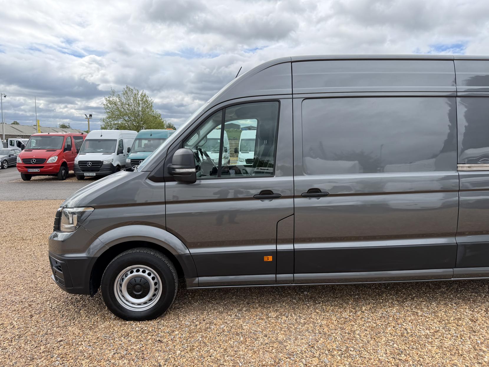 2019 Volkswagen Crafter 2.0 TDI CR35 Trendline Panel Van 5dr Diesel Manual FWD LWB High Roof Euro 6 (s/s) (140 ps) - Thumbnail 8