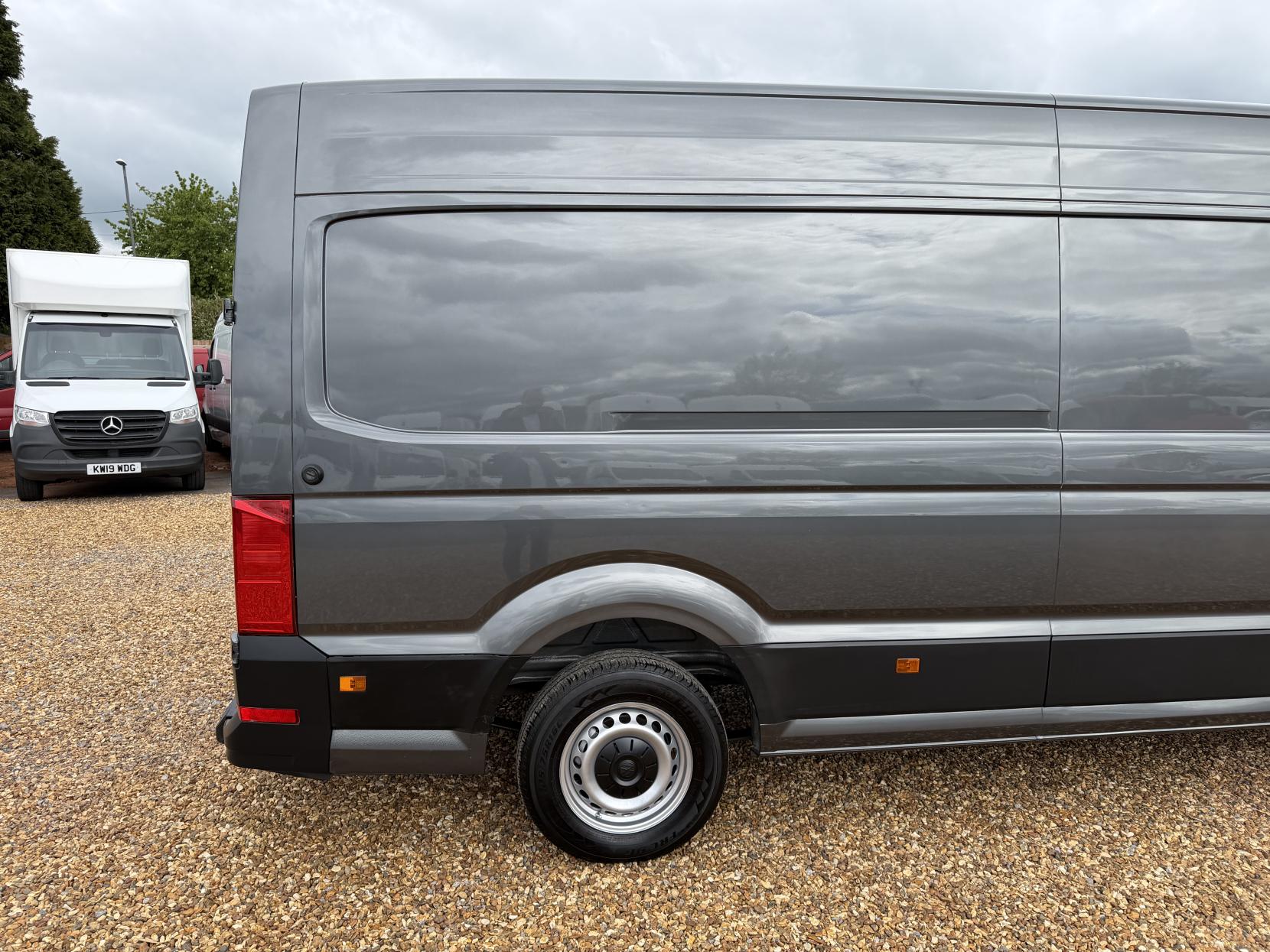 2019 Volkswagen Crafter 2.0 TDI CR35 Trendline Panel Van 5dr Diesel Manual FWD LWB High Roof Euro 6 (s/s) (140 ps) - Thumbnail 13