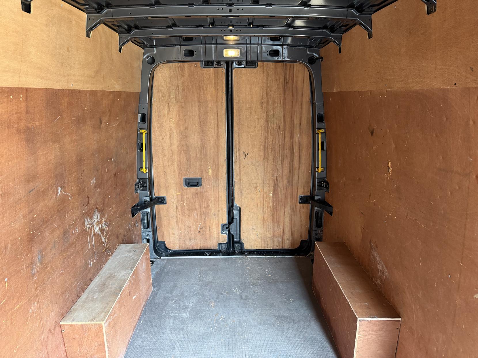 2019 Volkswagen Crafter 2.0 TDI CR35 Trendline Panel Van 5dr Diesel Manual FWD LWB High Roof Euro 6 (s/s) (140 ps) - Thumbnail 43