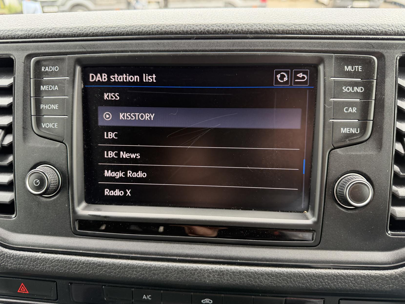 2019 Volkswagen Crafter 2.0 TDI CR35 Trendline Panel Van 5dr Diesel Manual FWD LWB High Roof Euro 6 (s/s) (140 ps) - Thumbnail 31
