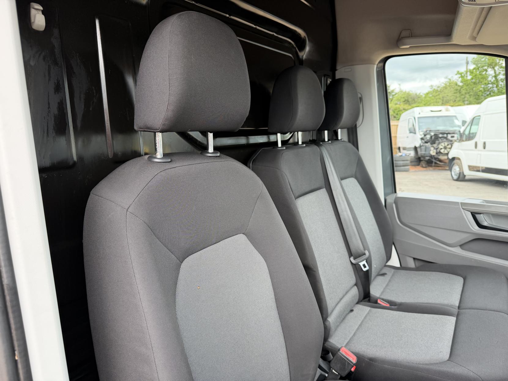 2019 Volkswagen Crafter 2.0 TDI CR35 Trendline Panel Van 5dr Diesel Manual FWD LWB High Roof Euro 6 (s/s) (140 ps) - Thumbnail 20