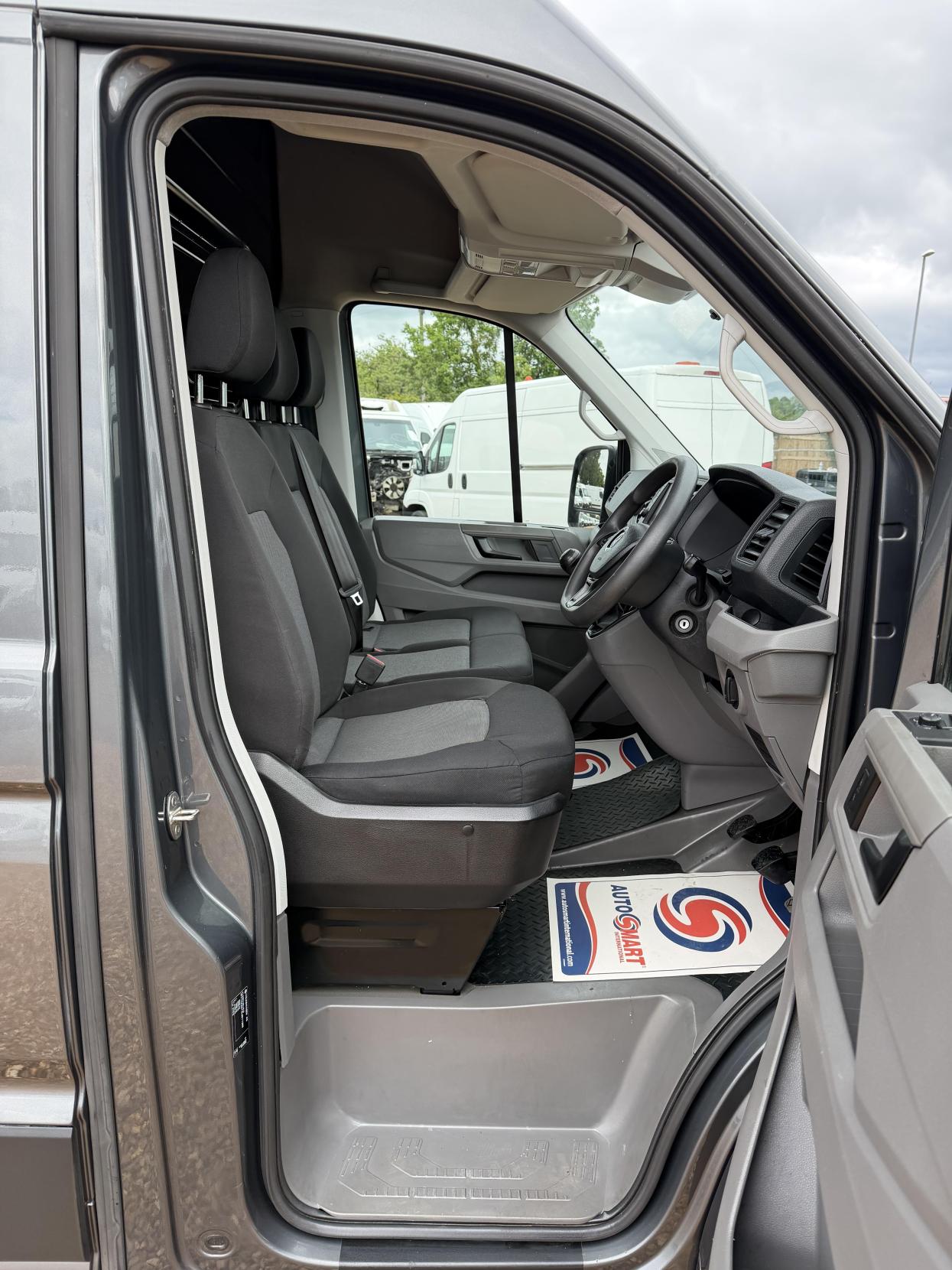 2019 Volkswagen Crafter 2.0 TDI CR35 Trendline Panel Van 5dr Diesel Manual FWD LWB High Roof Euro 6 (s/s) (140 ps) - Thumbnail 16
