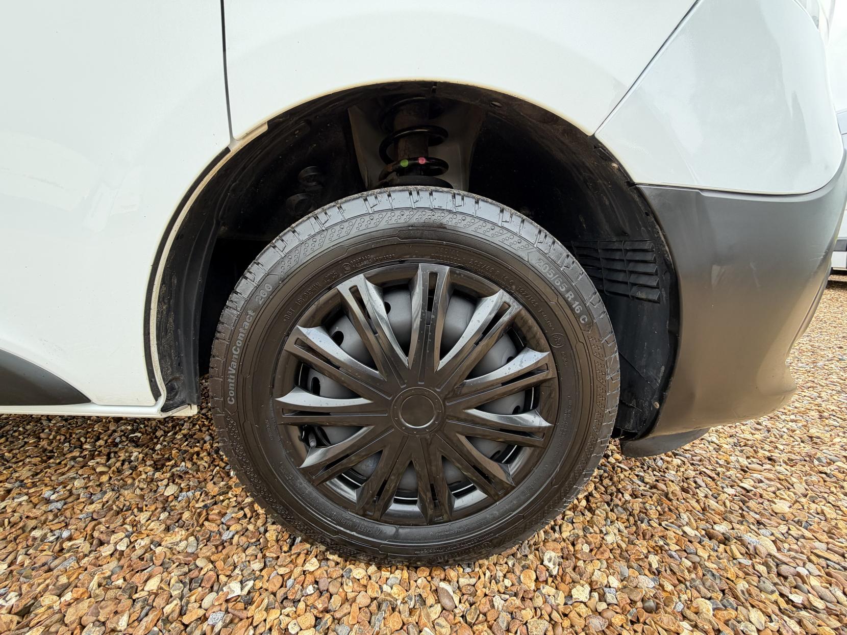 Renault Trafic 2.0 dCi ENERGY 30 Business Panel Van 5dr Diesel Manual LWB Standard Roof Euro 6 (s/s) (120 ps)